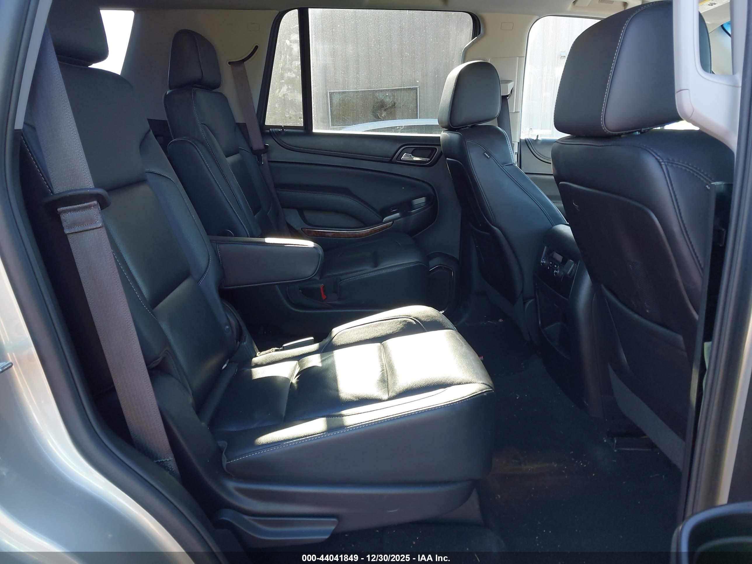 CHEVROLET TAHOE image 8