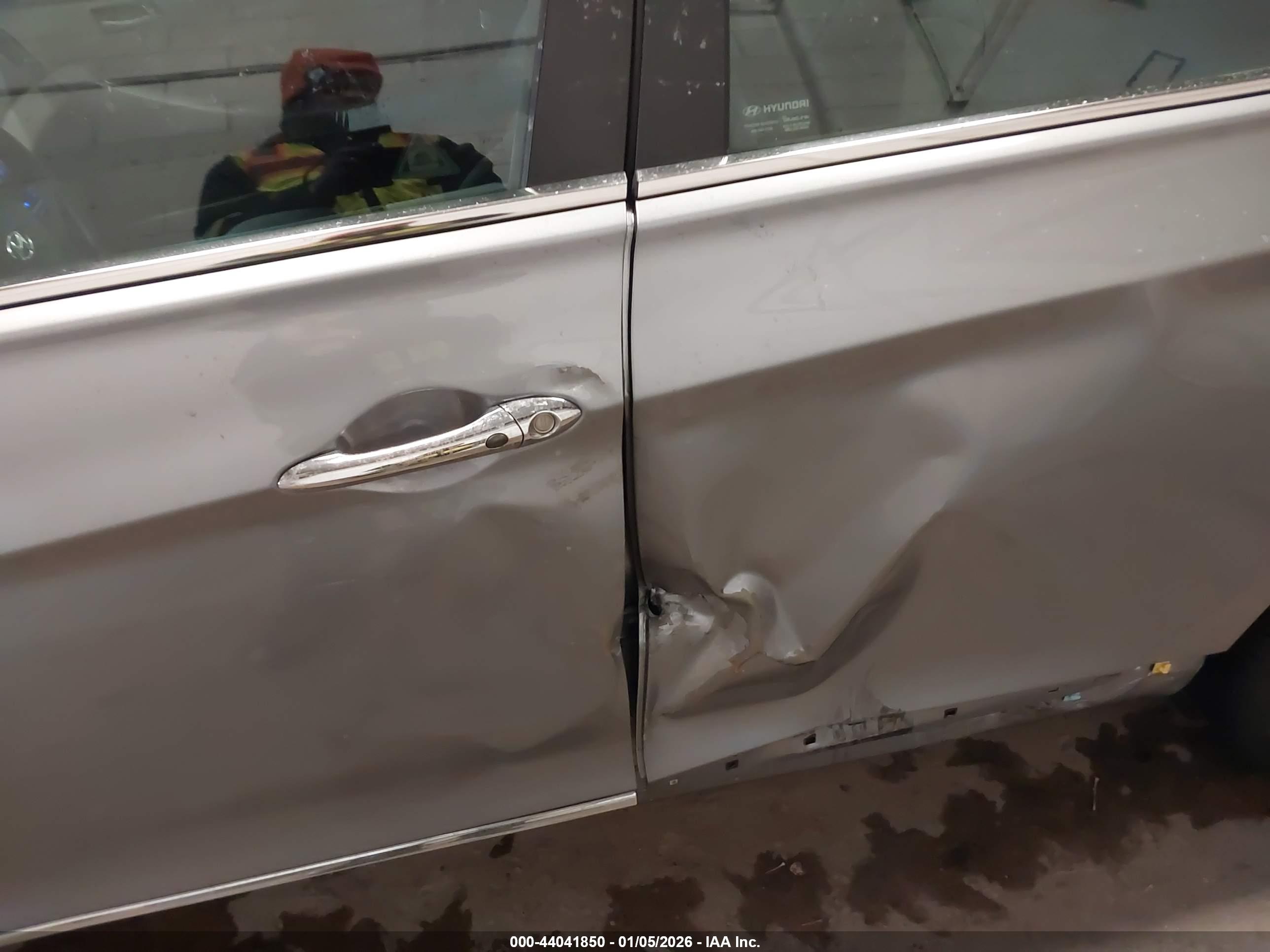 HYUNDAI SONATA image 6