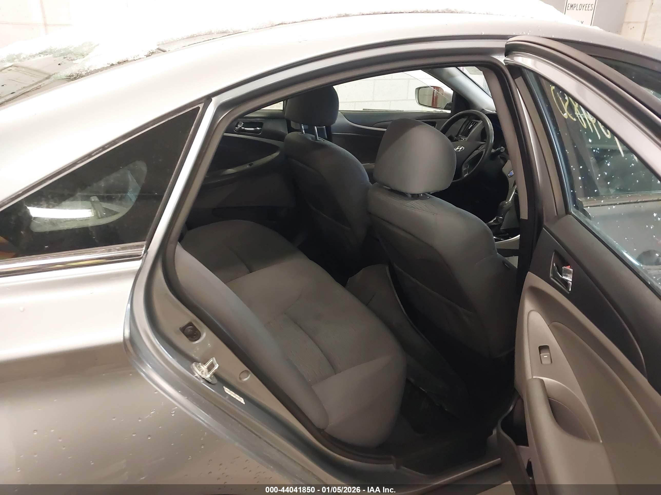 HYUNDAI SONATA image 8