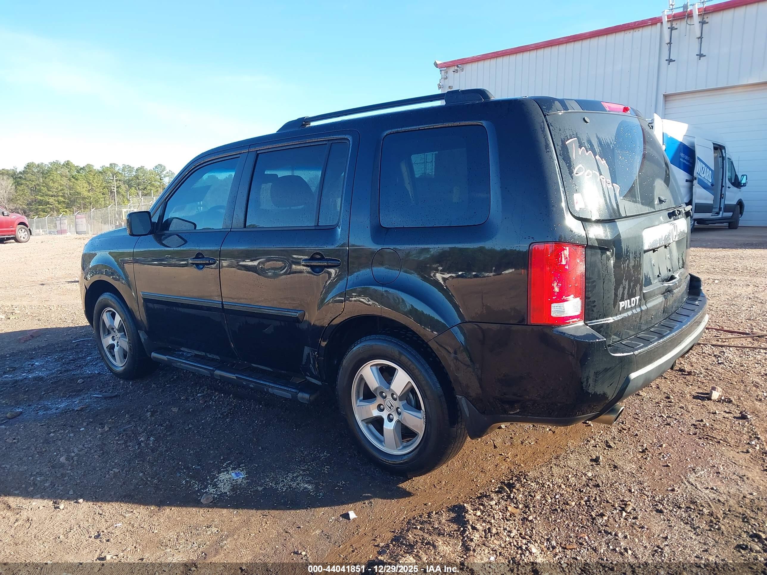 HONDA PILOT image 3