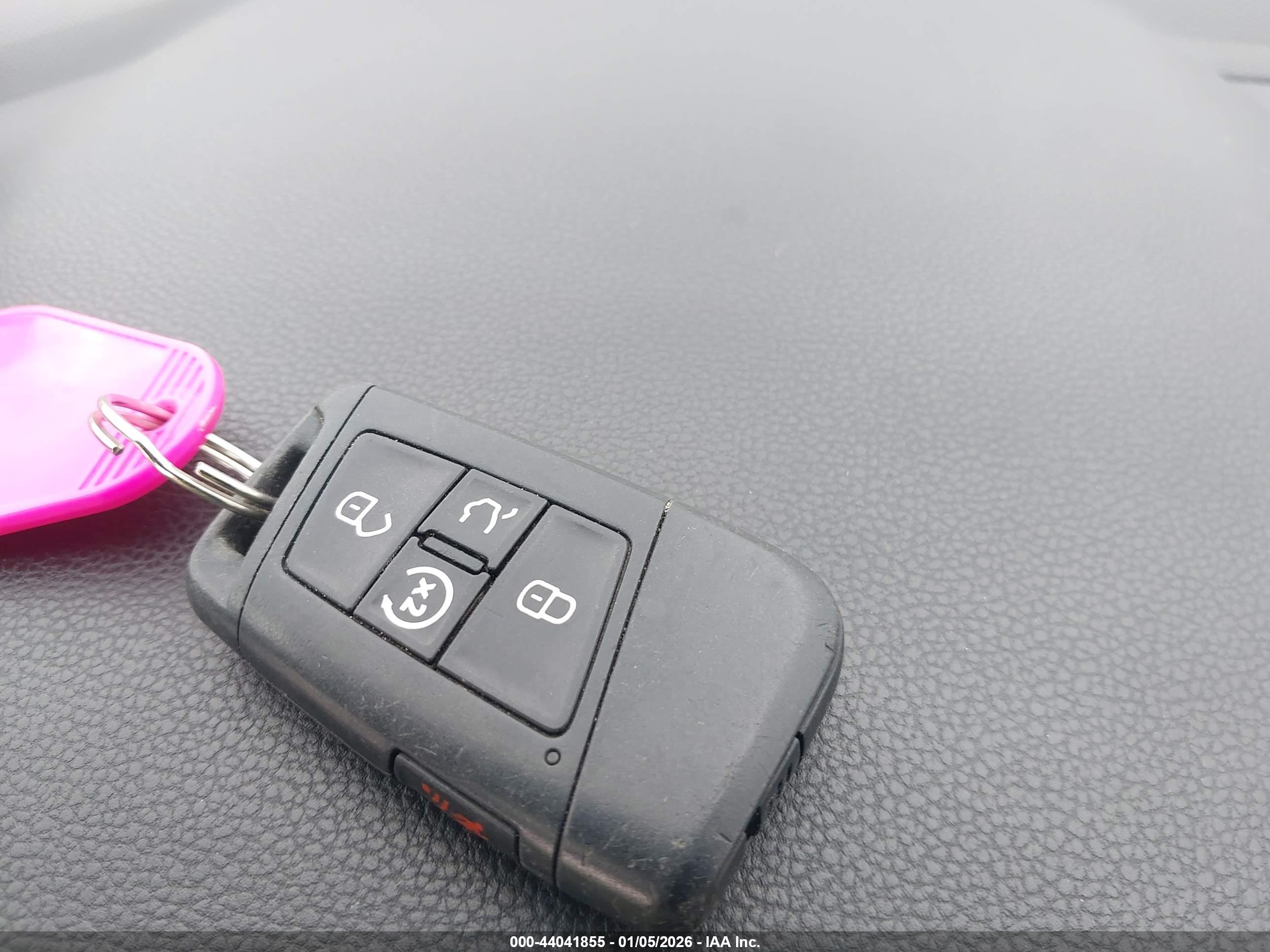 VOLKSWAGEN TIGUAN image 11