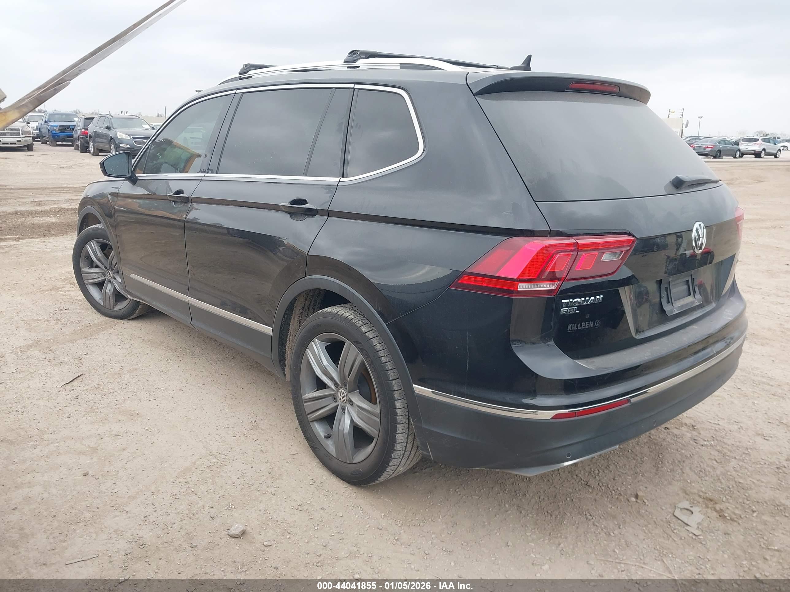 VOLKSWAGEN TIGUAN image 3