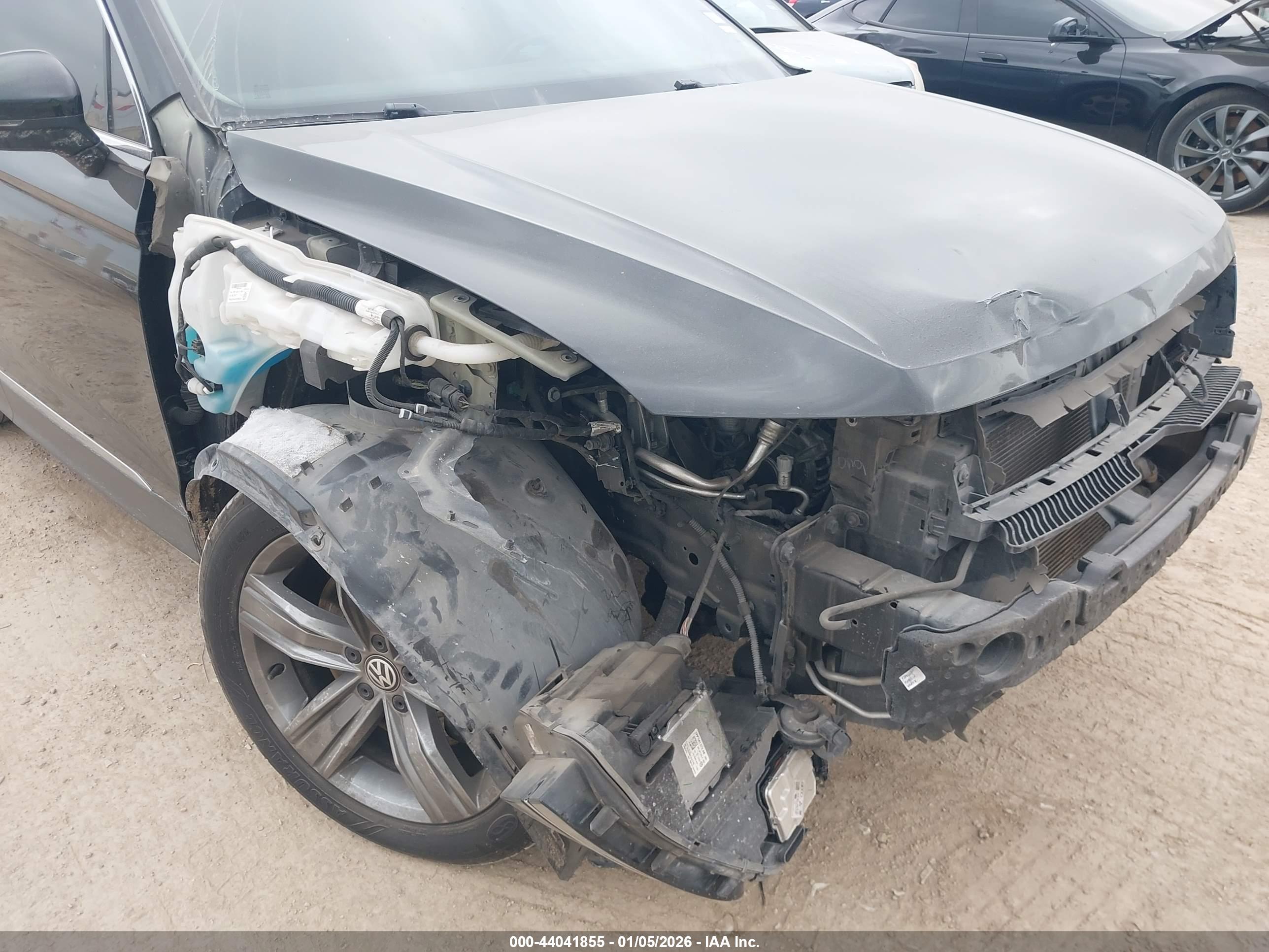 VOLKSWAGEN TIGUAN image 6
