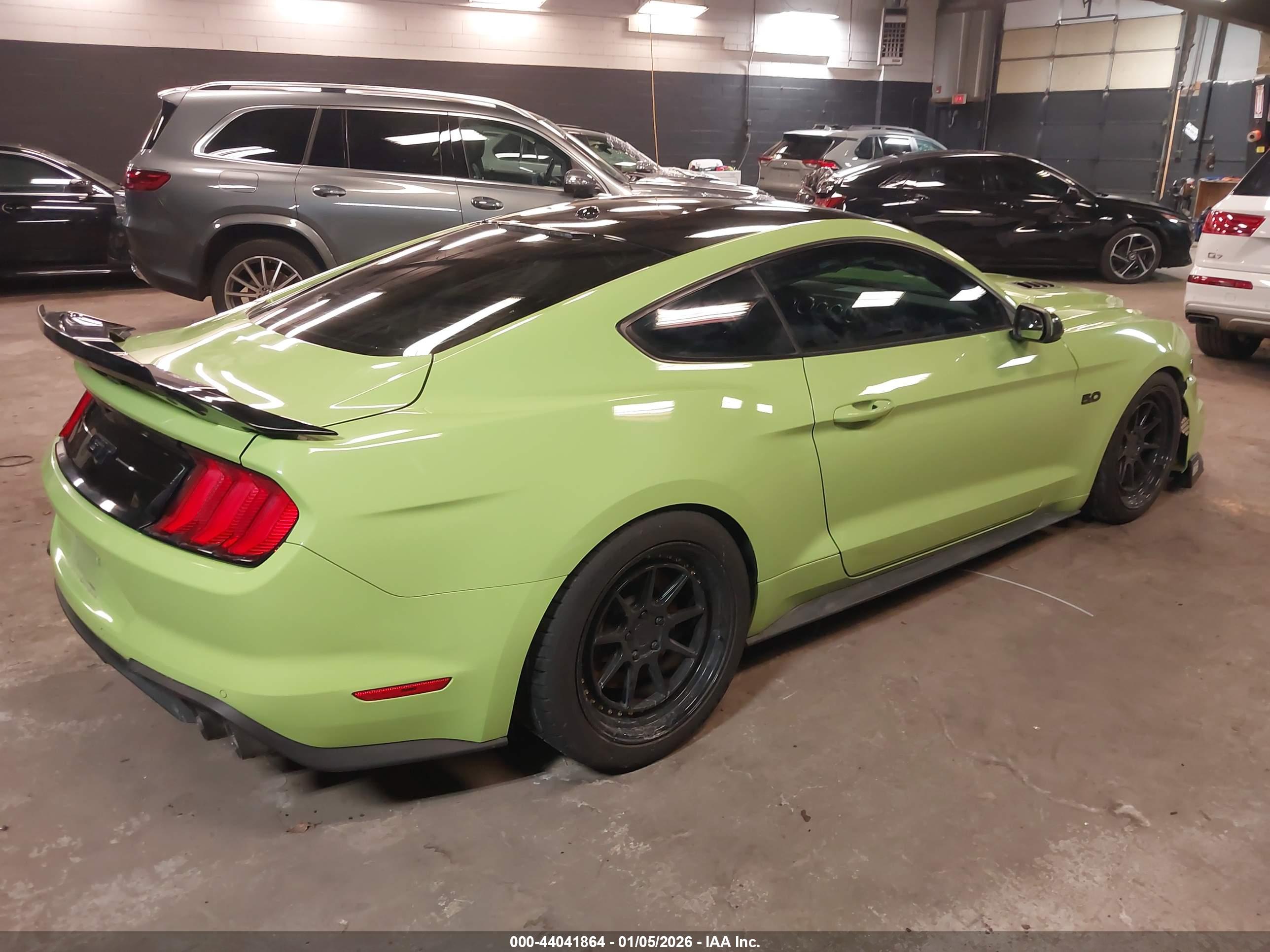 FORD MUSTANG image 4