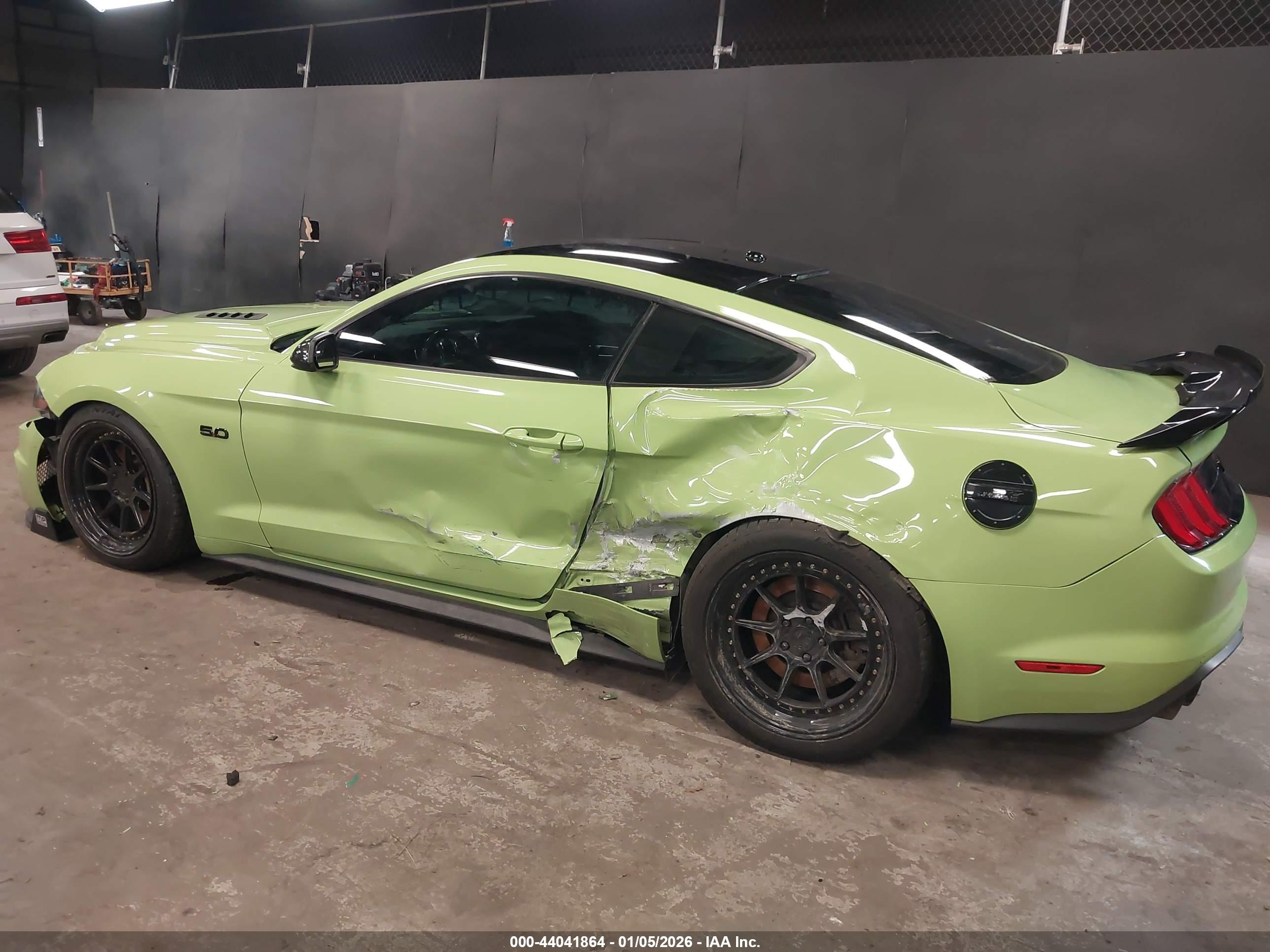 FORD MUSTANG image 6
