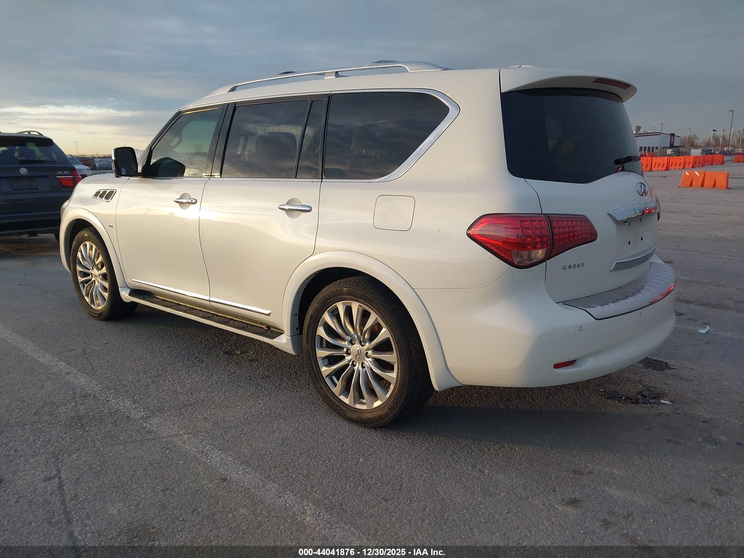 INFINITI QX80 image 3