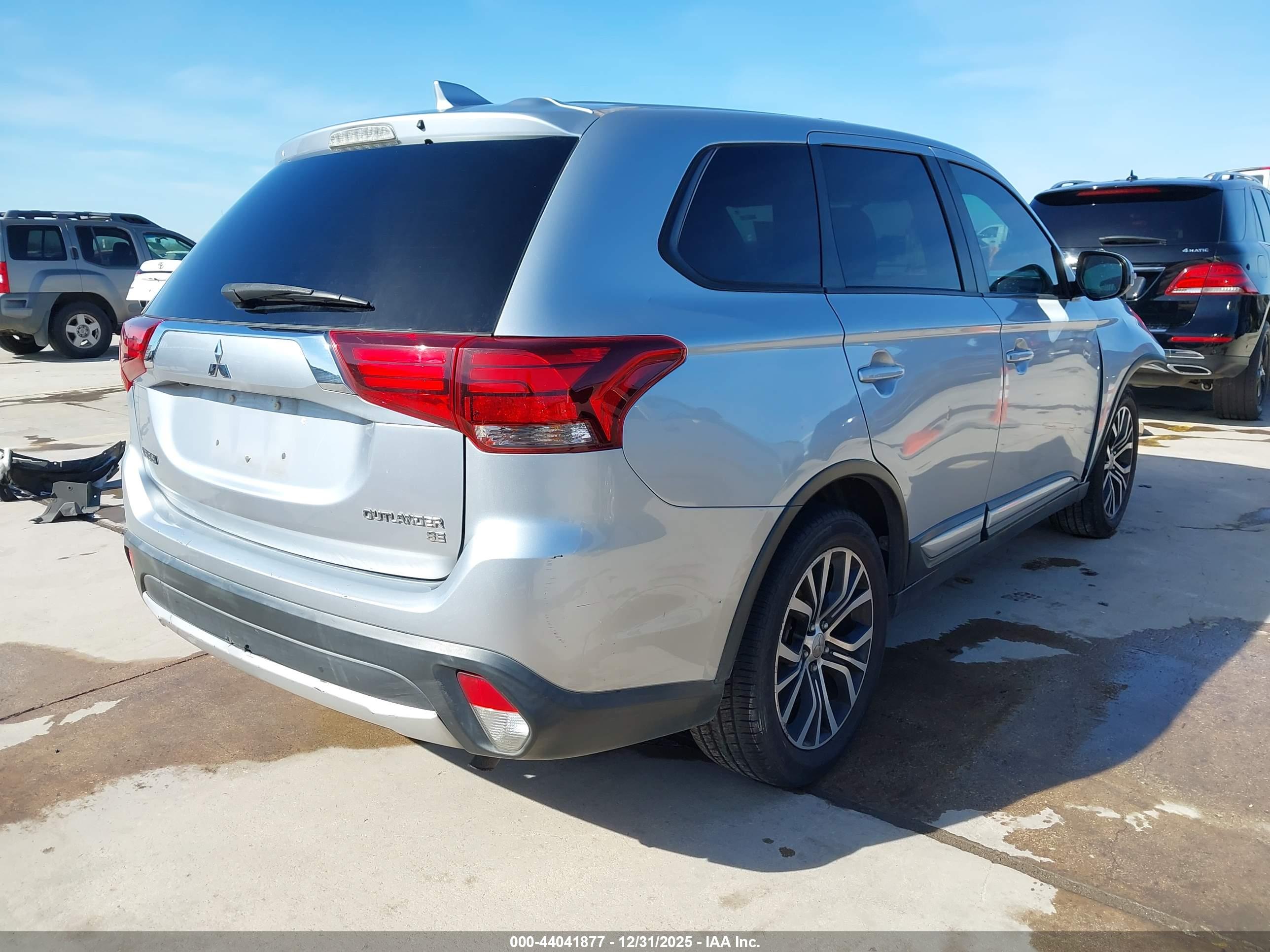 MITSUBISHI OUTLANDER image 4