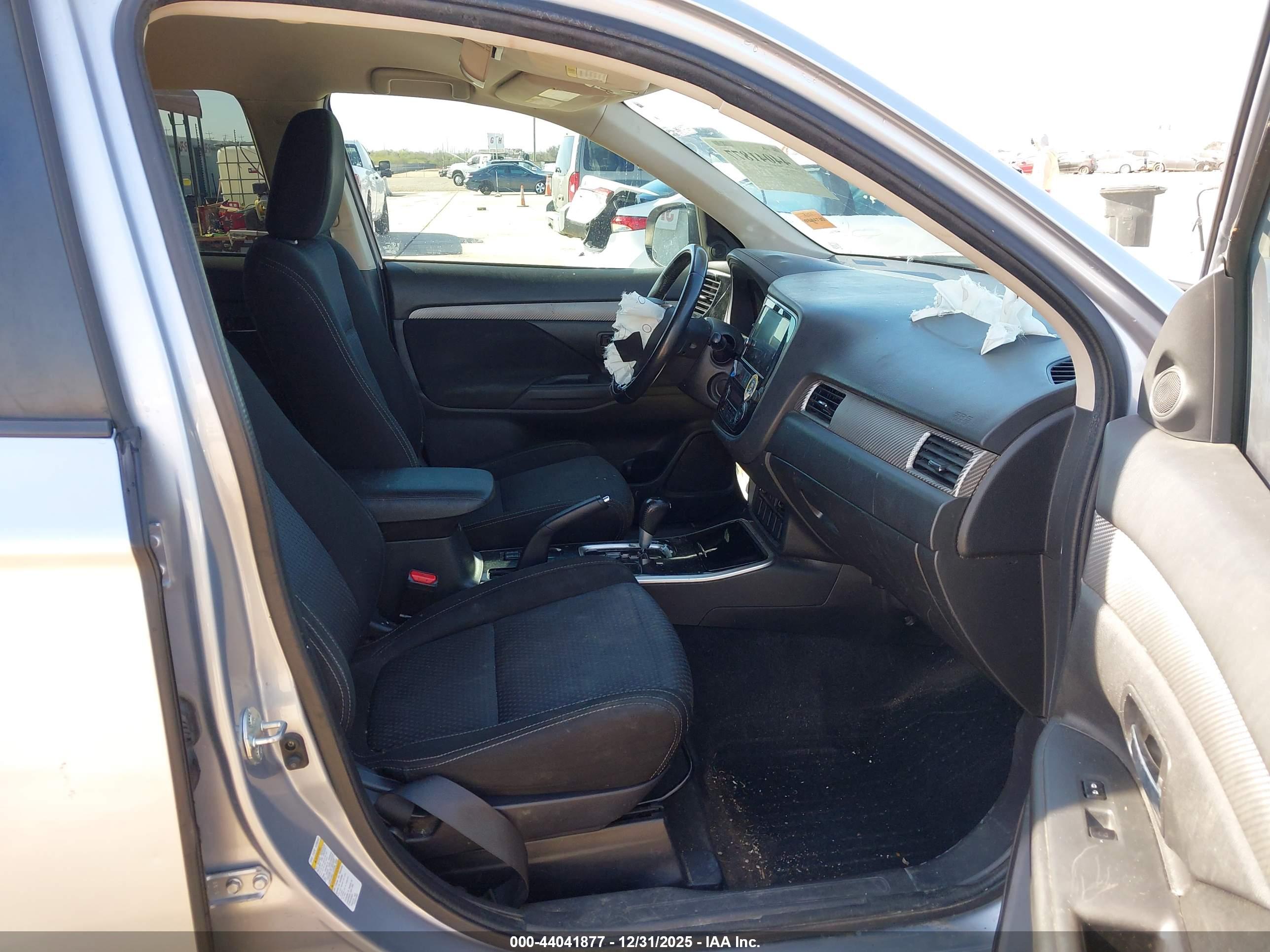 MITSUBISHI OUTLANDER image 5