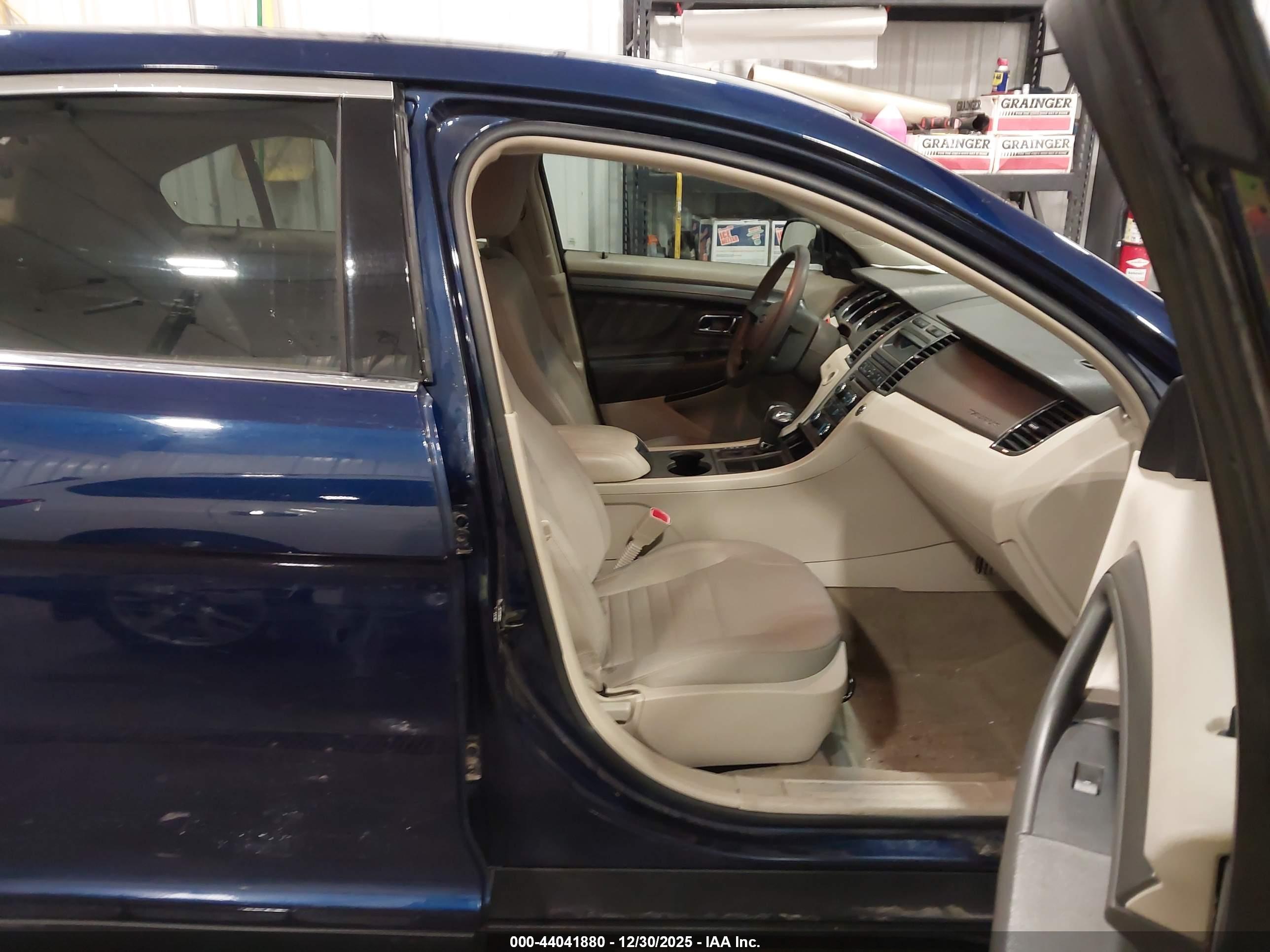 FORD TAURUS image 5
