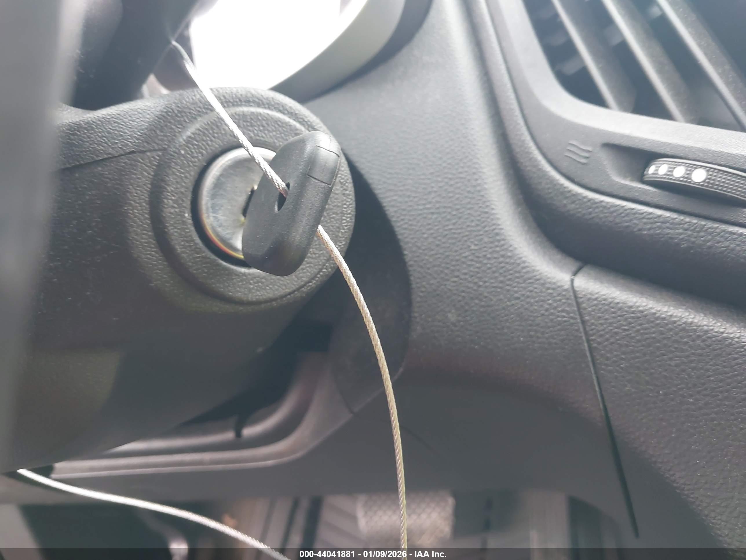 CHEVROLET EQUINOX image 11