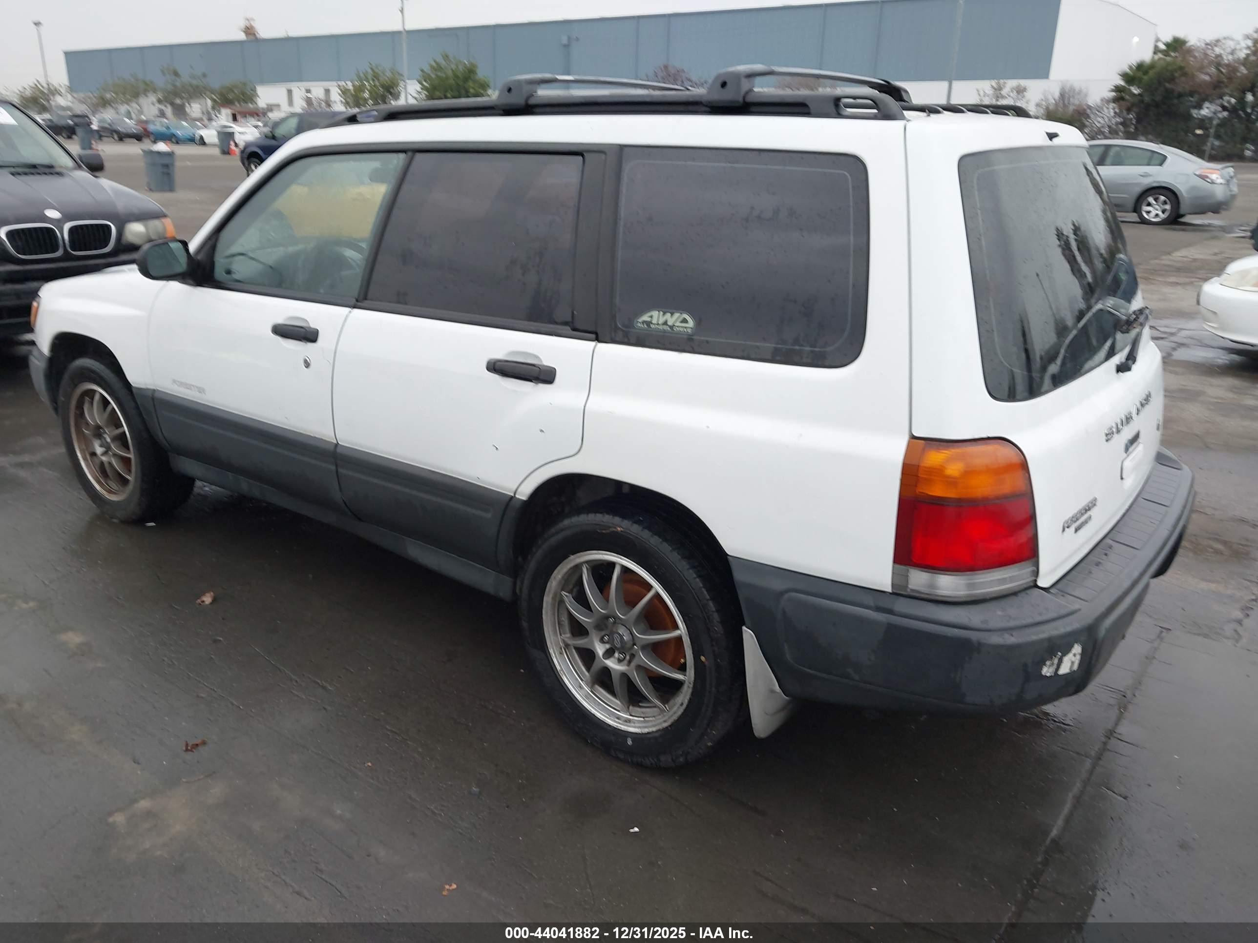 SUBARU FORESTER image 3