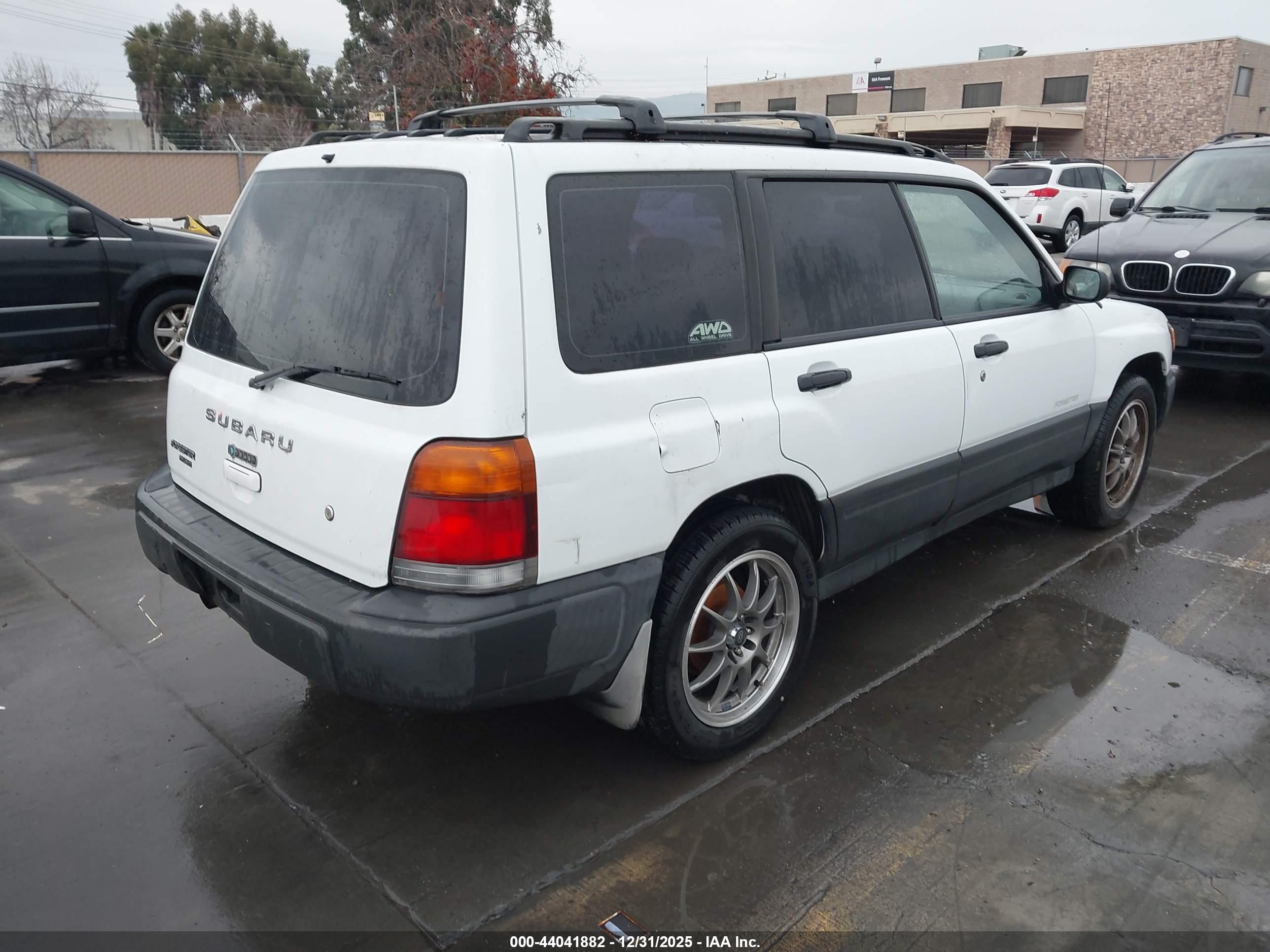 SUBARU FORESTER image 4