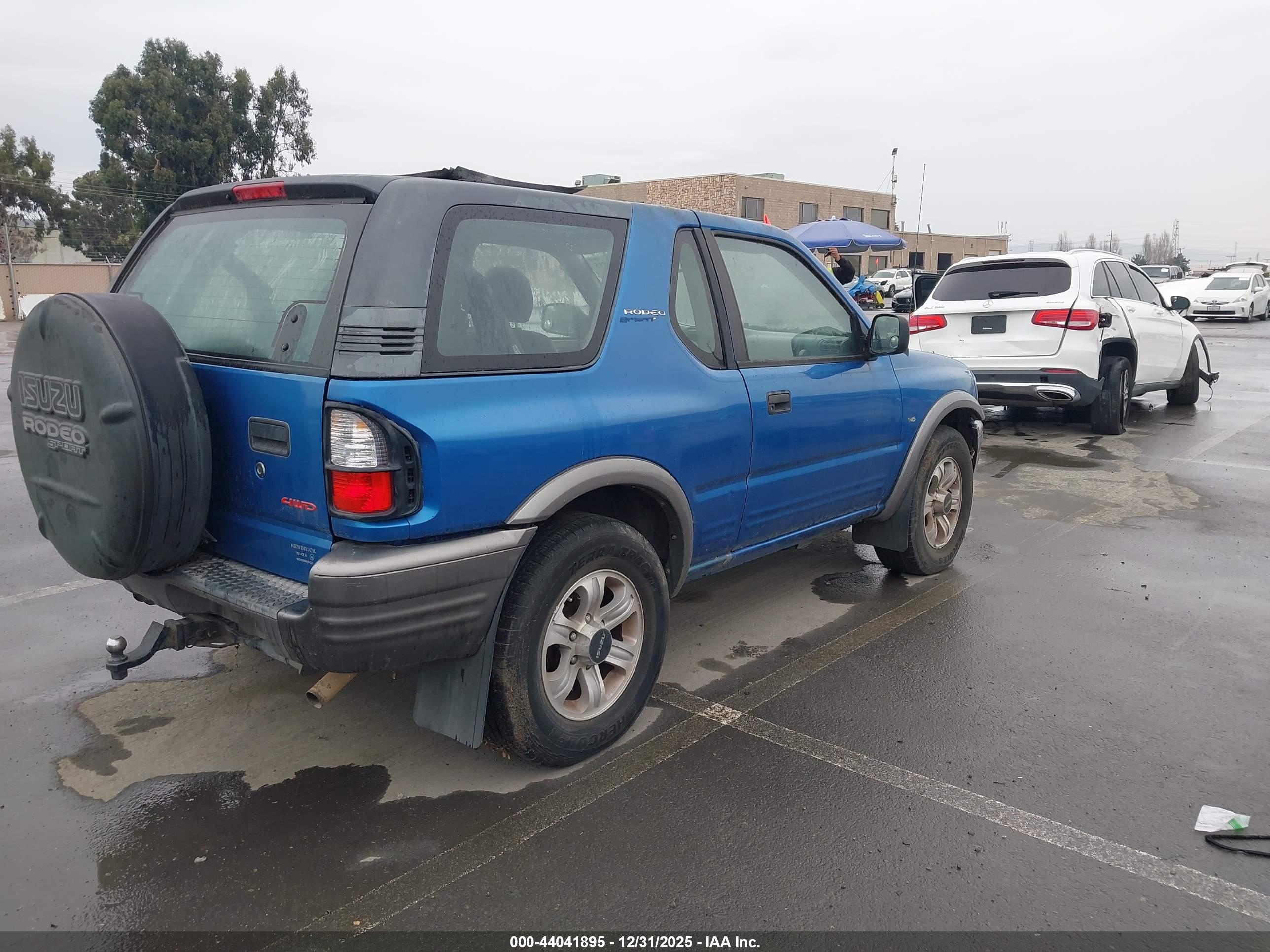 ISUZU RODEO image 4