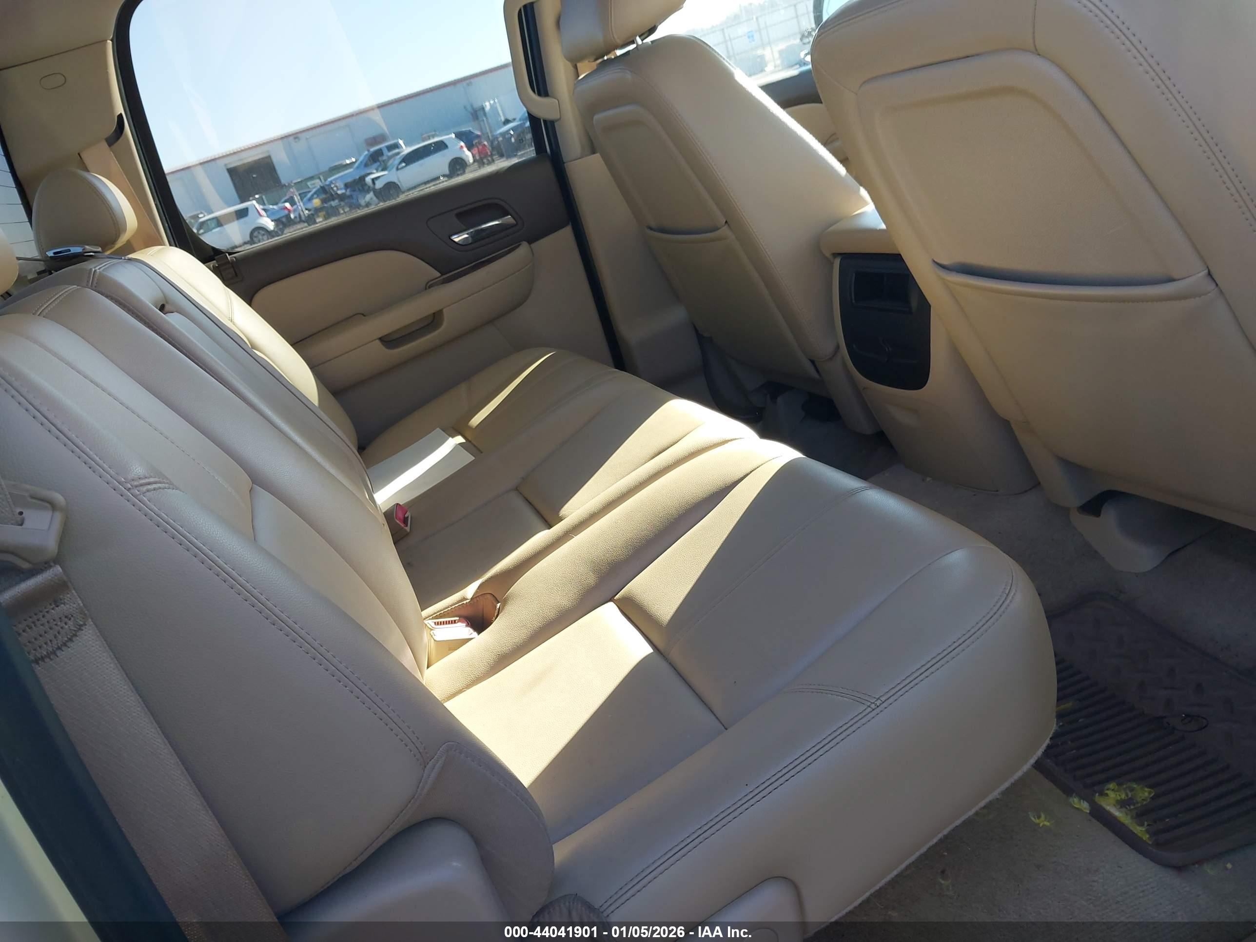 CHEVROLET SILVERADO image 8