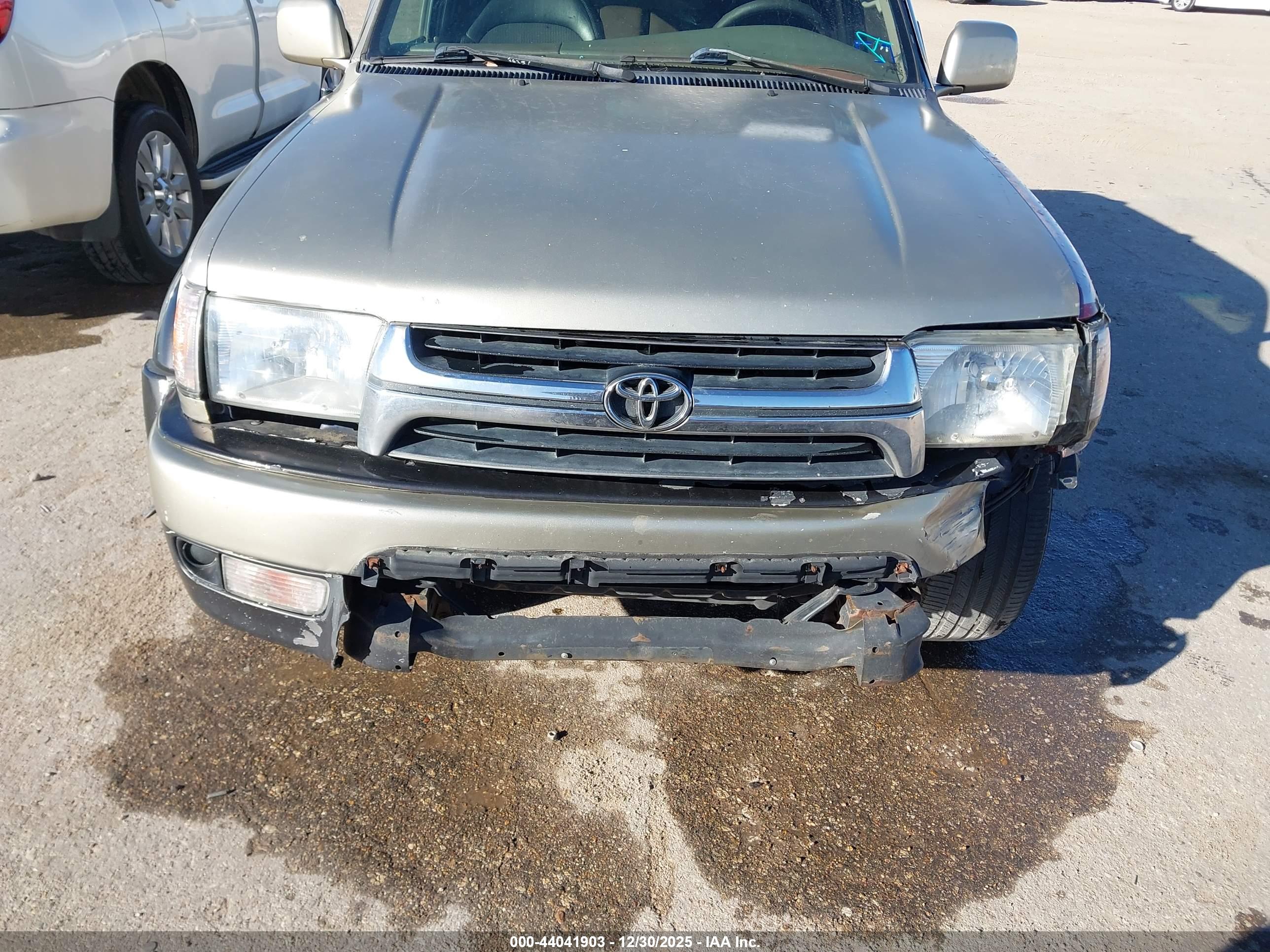 TOYOTA 4RUNNER image 6
