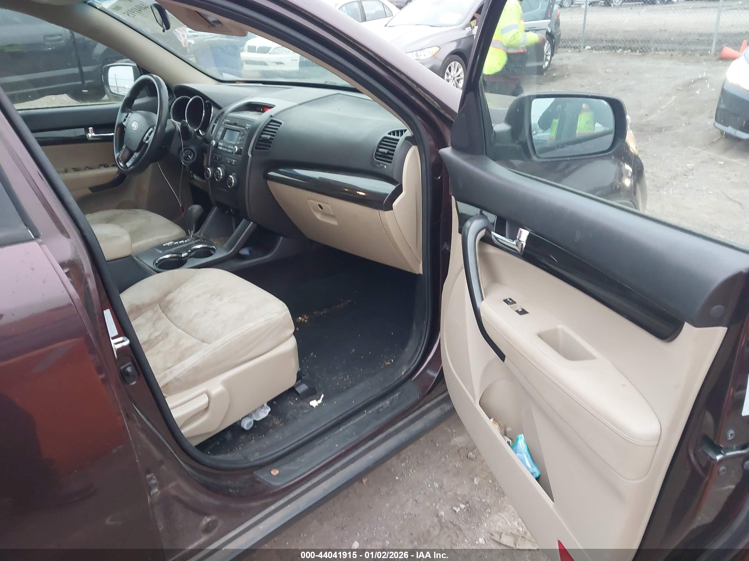 KIA SORENTO image 5