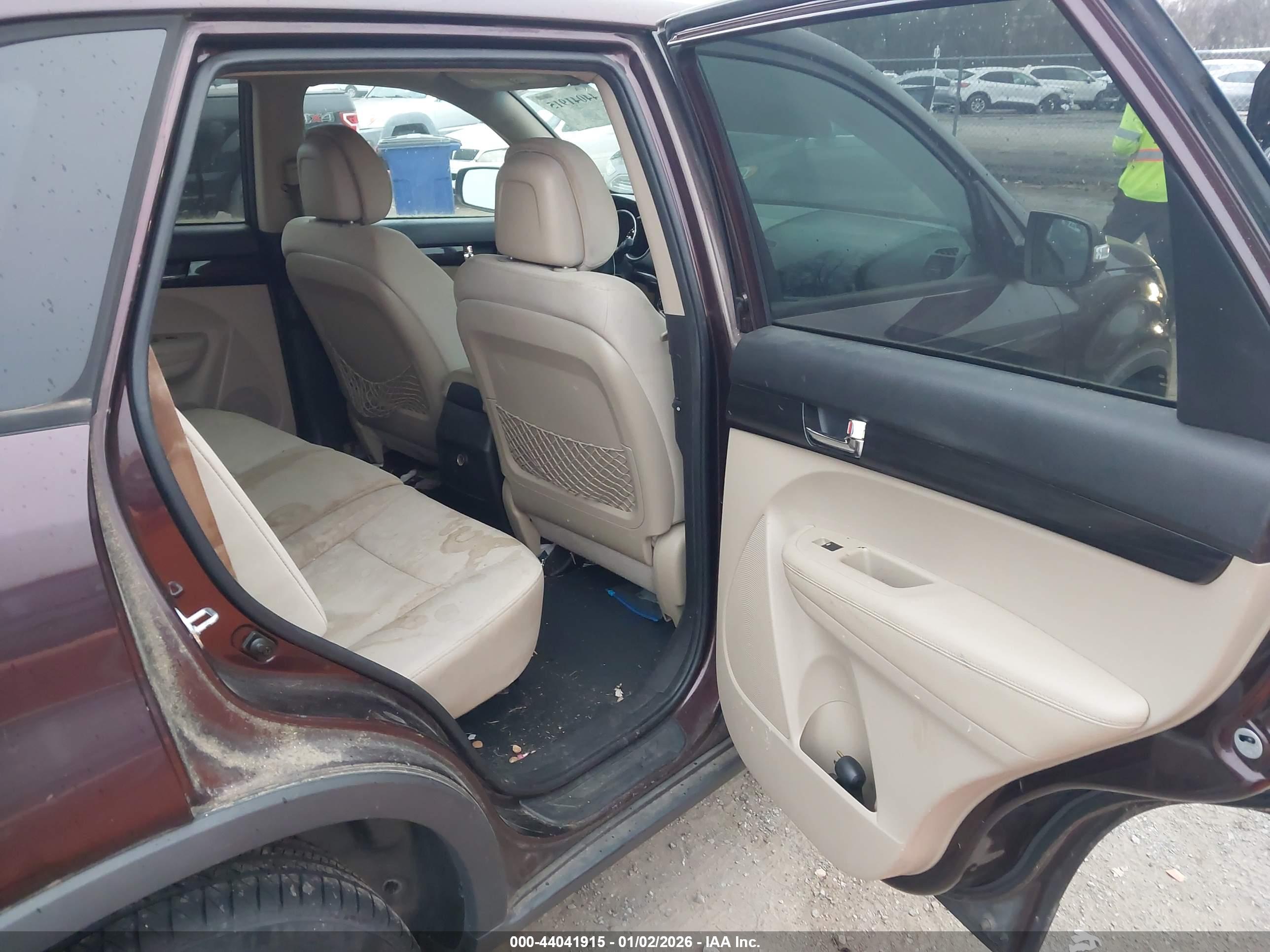 KIA SORENTO image 8