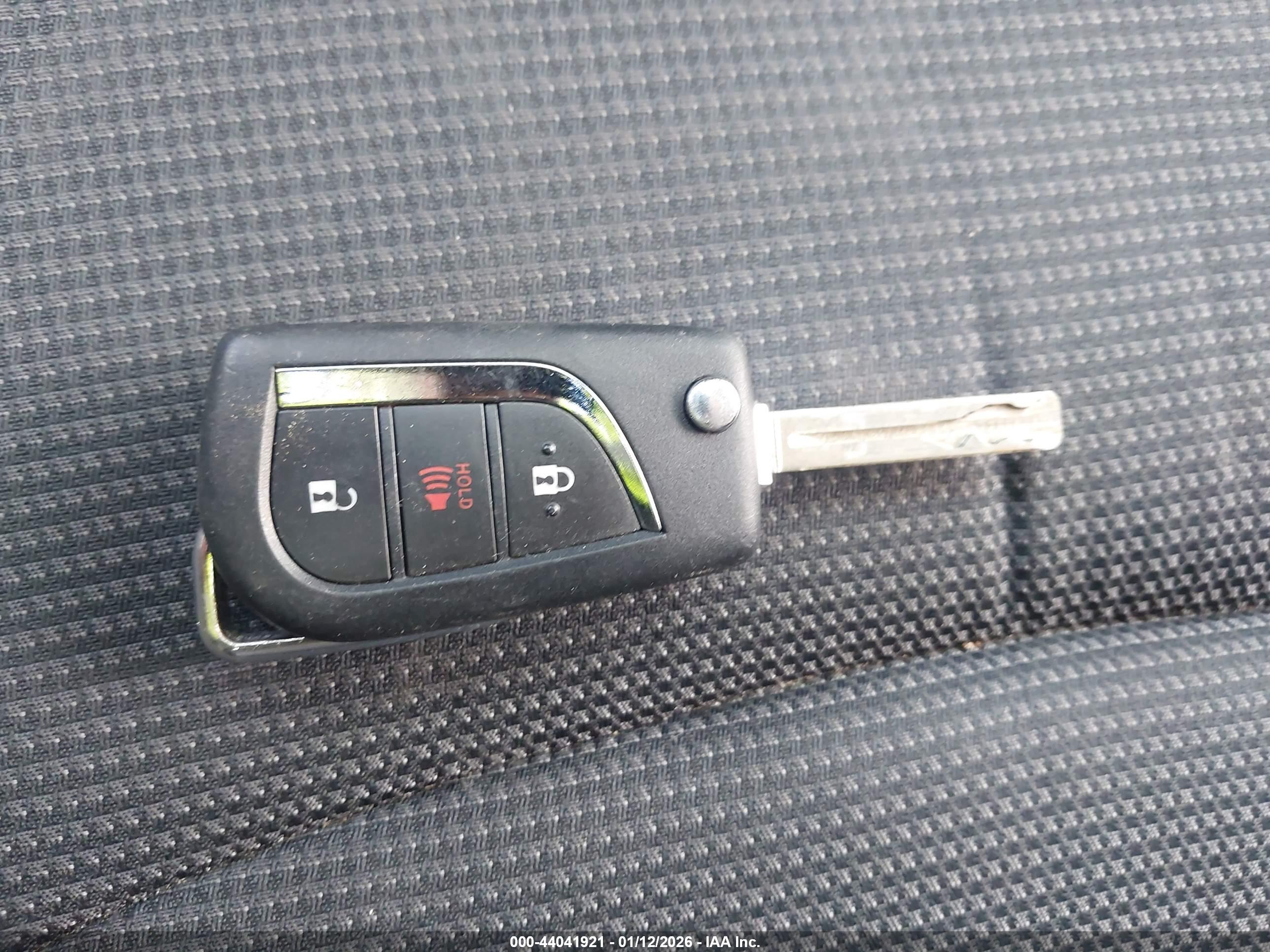 TOYOTA RAV4 image 11