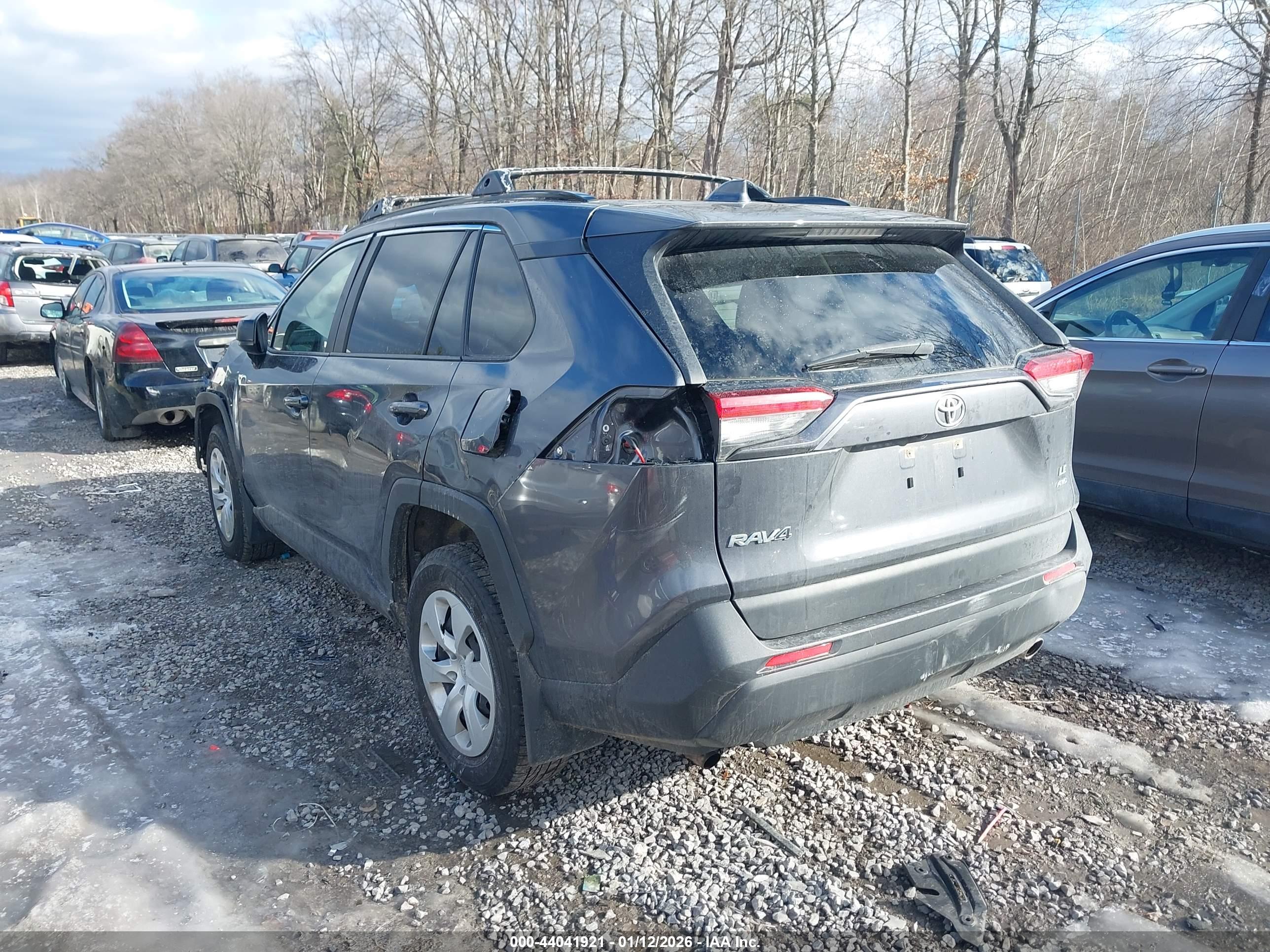 TOYOTA RAV4 image 3