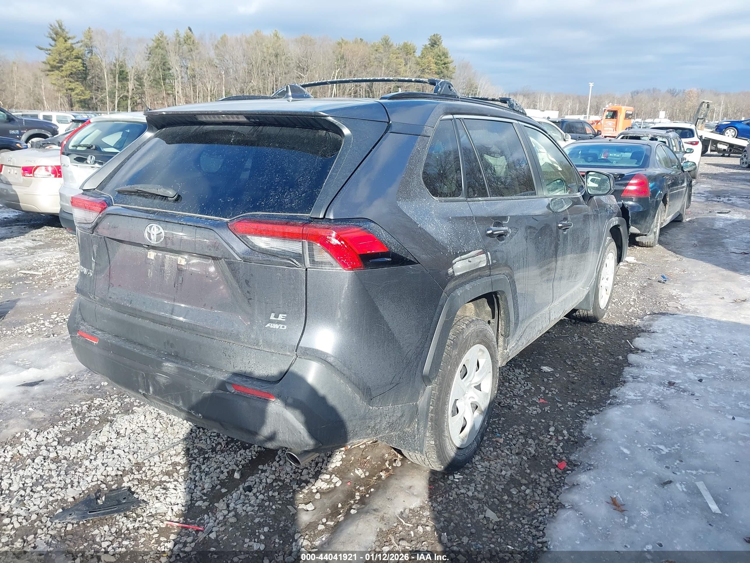 TOYOTA RAV4 image 4
