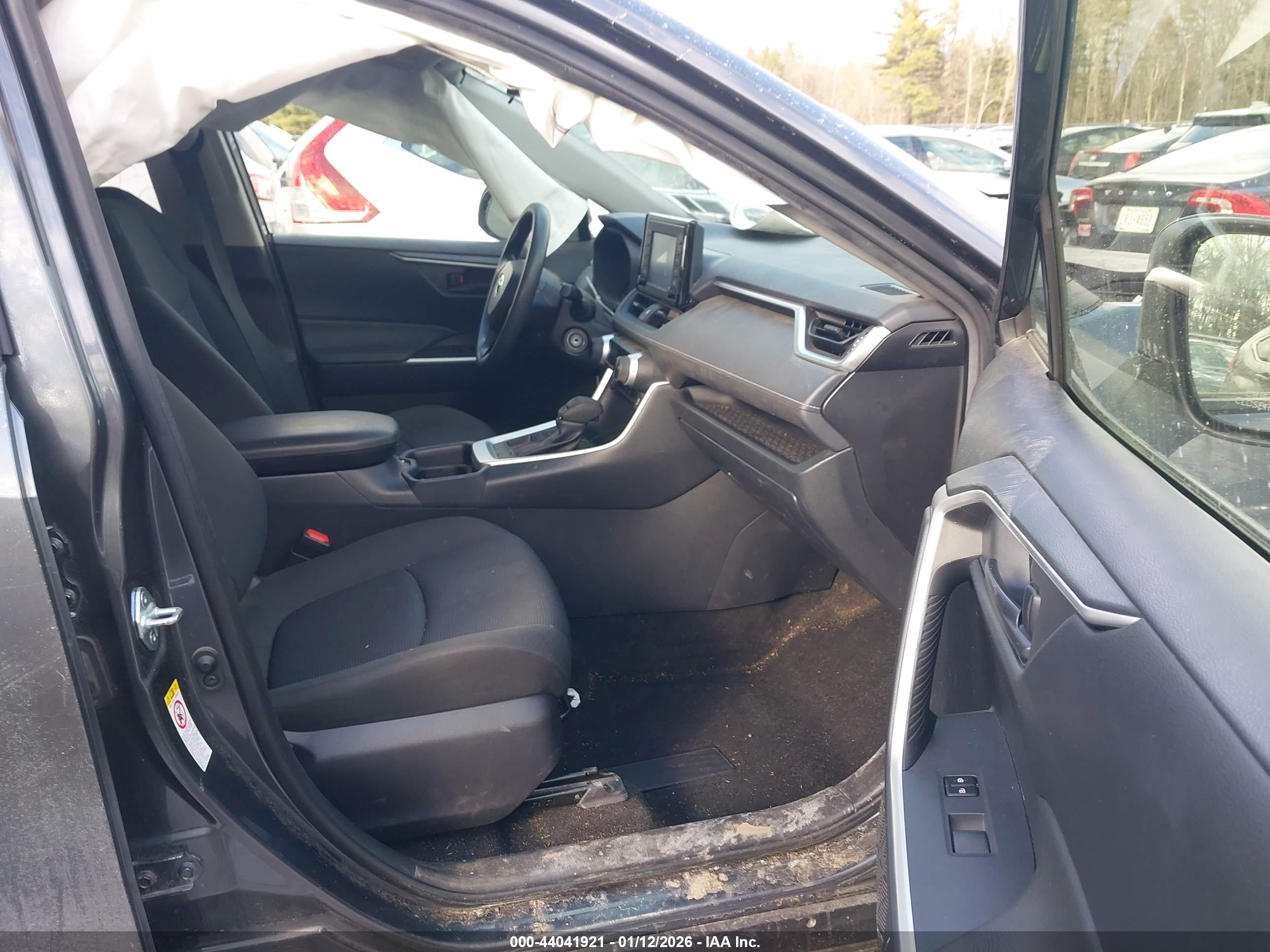 TOYOTA RAV4 image 5