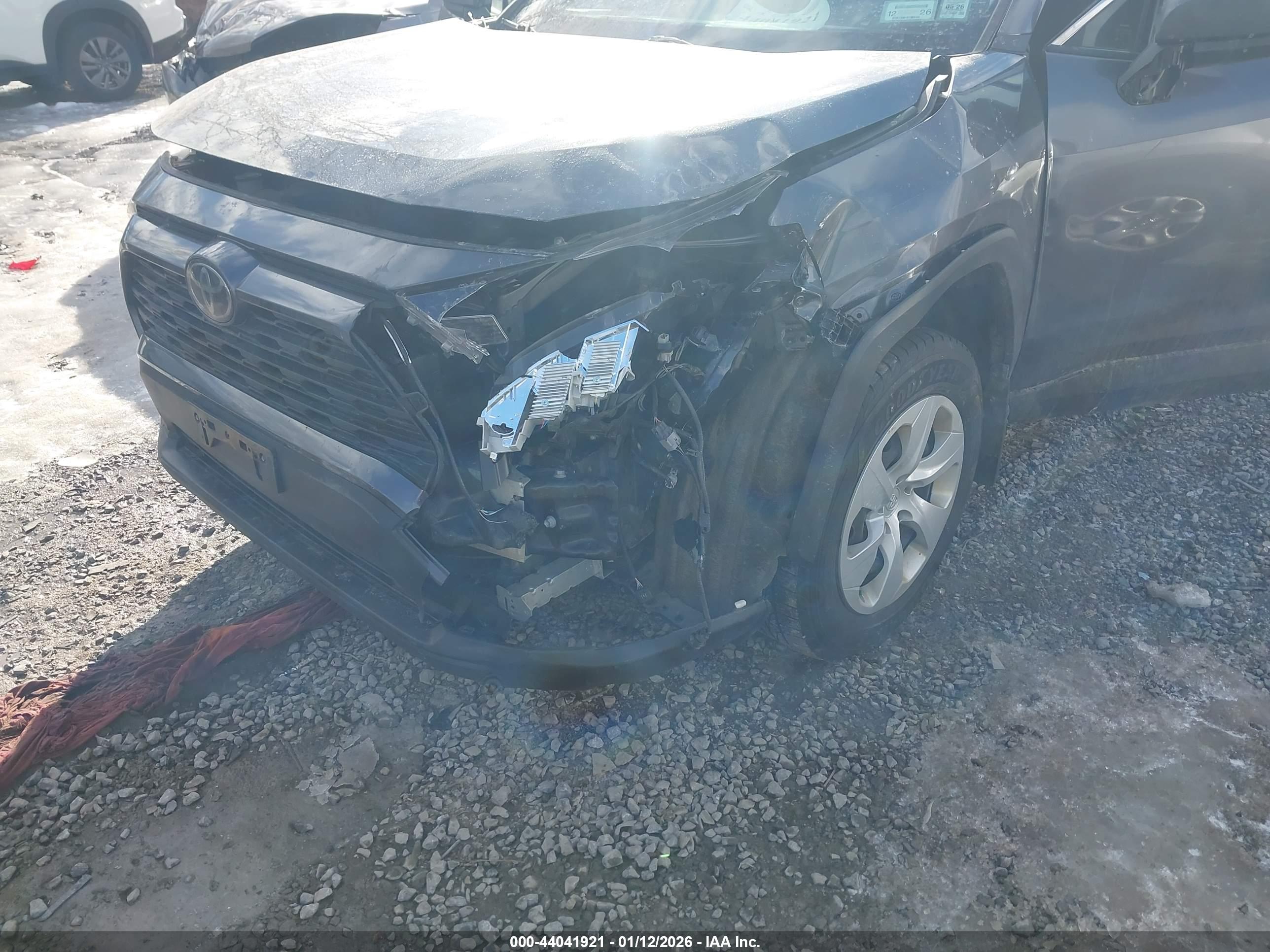 TOYOTA RAV4 image 6