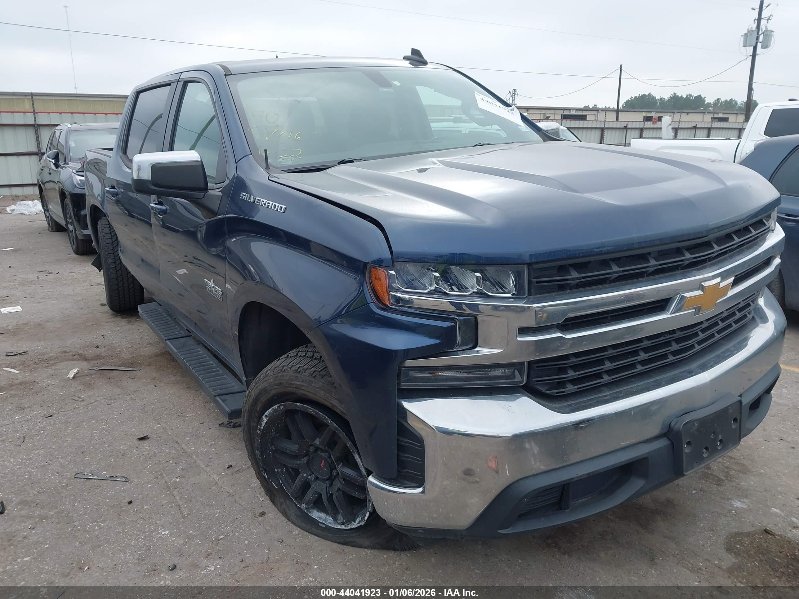 CHEVROLET SILVERADO image 6