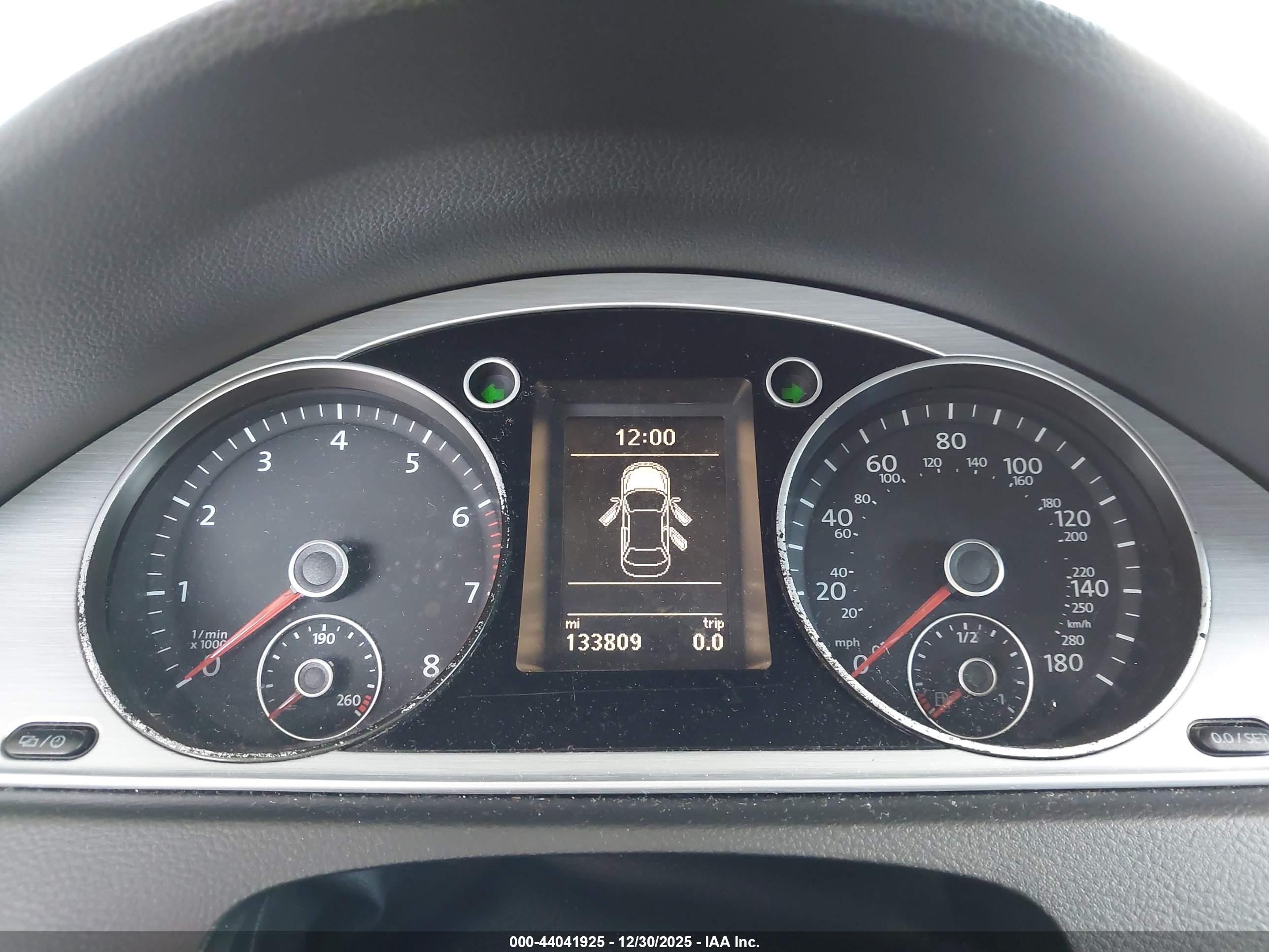 VOLKSWAGEN CC image 7