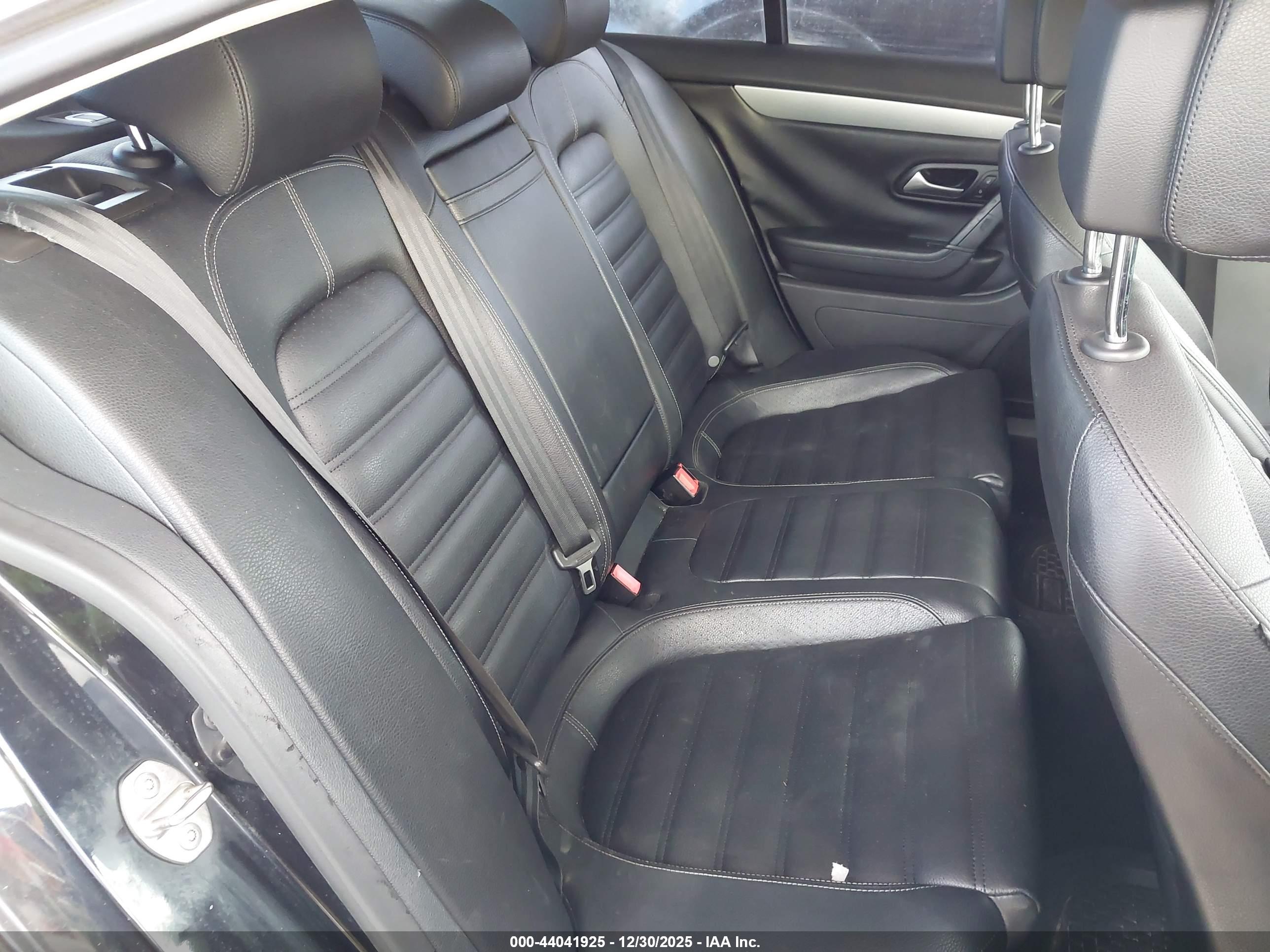VOLKSWAGEN CC image 8