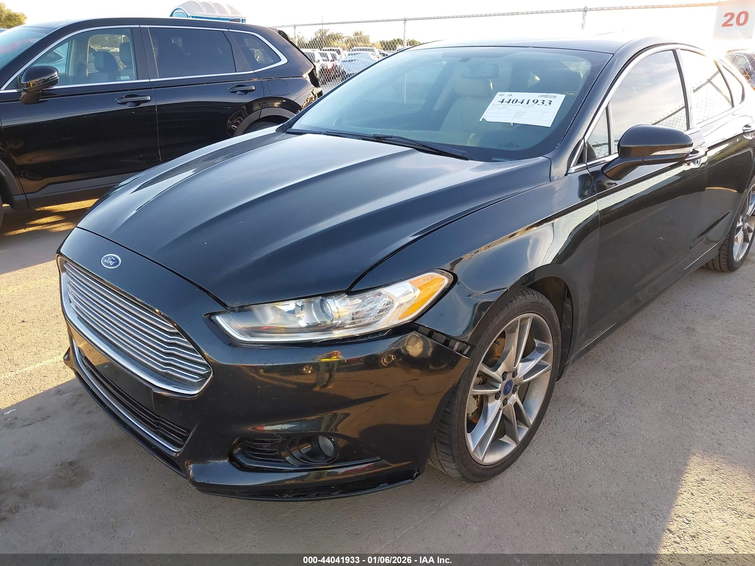 FORD FUSION image 6