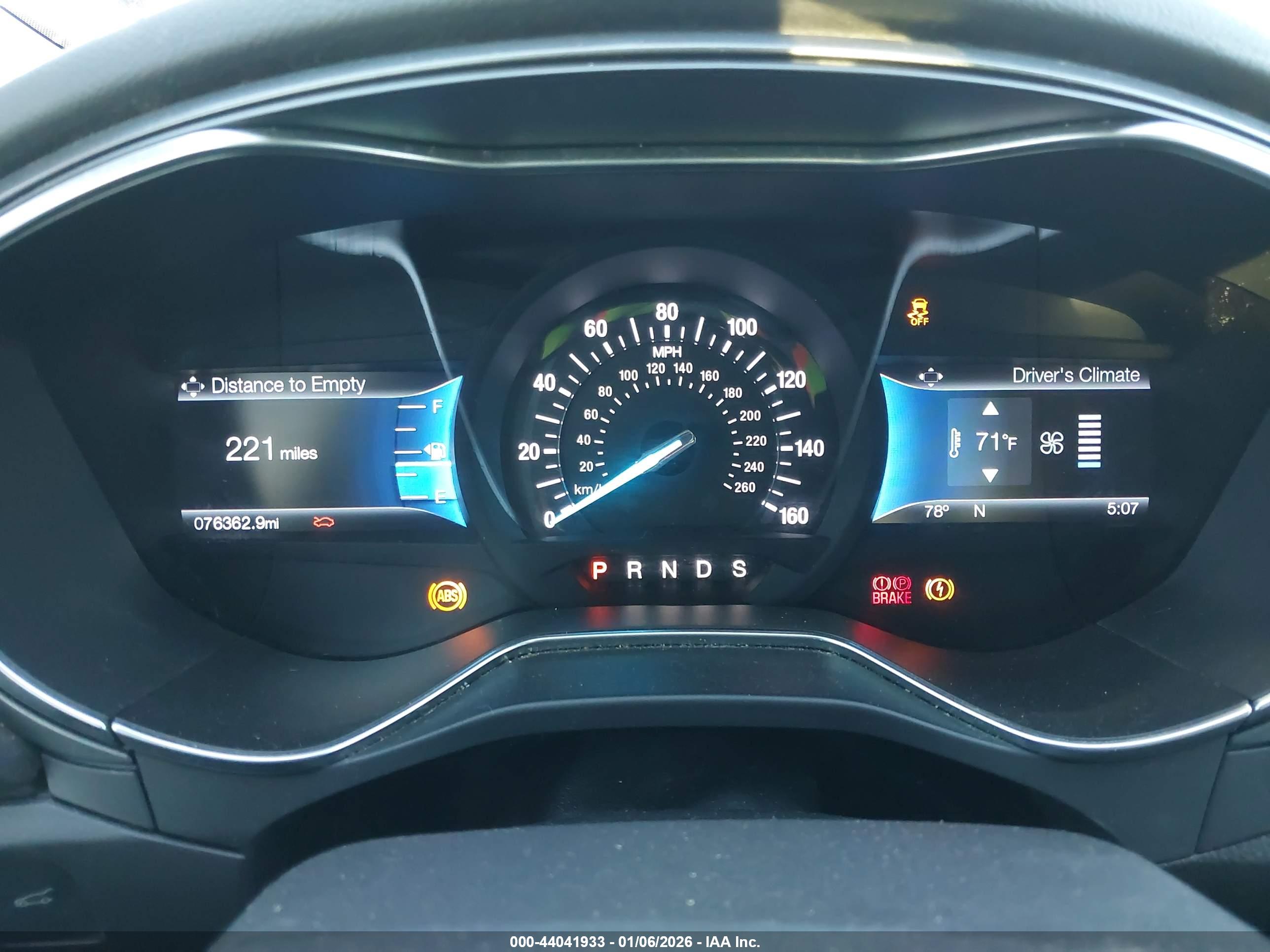 FORD FUSION image 7