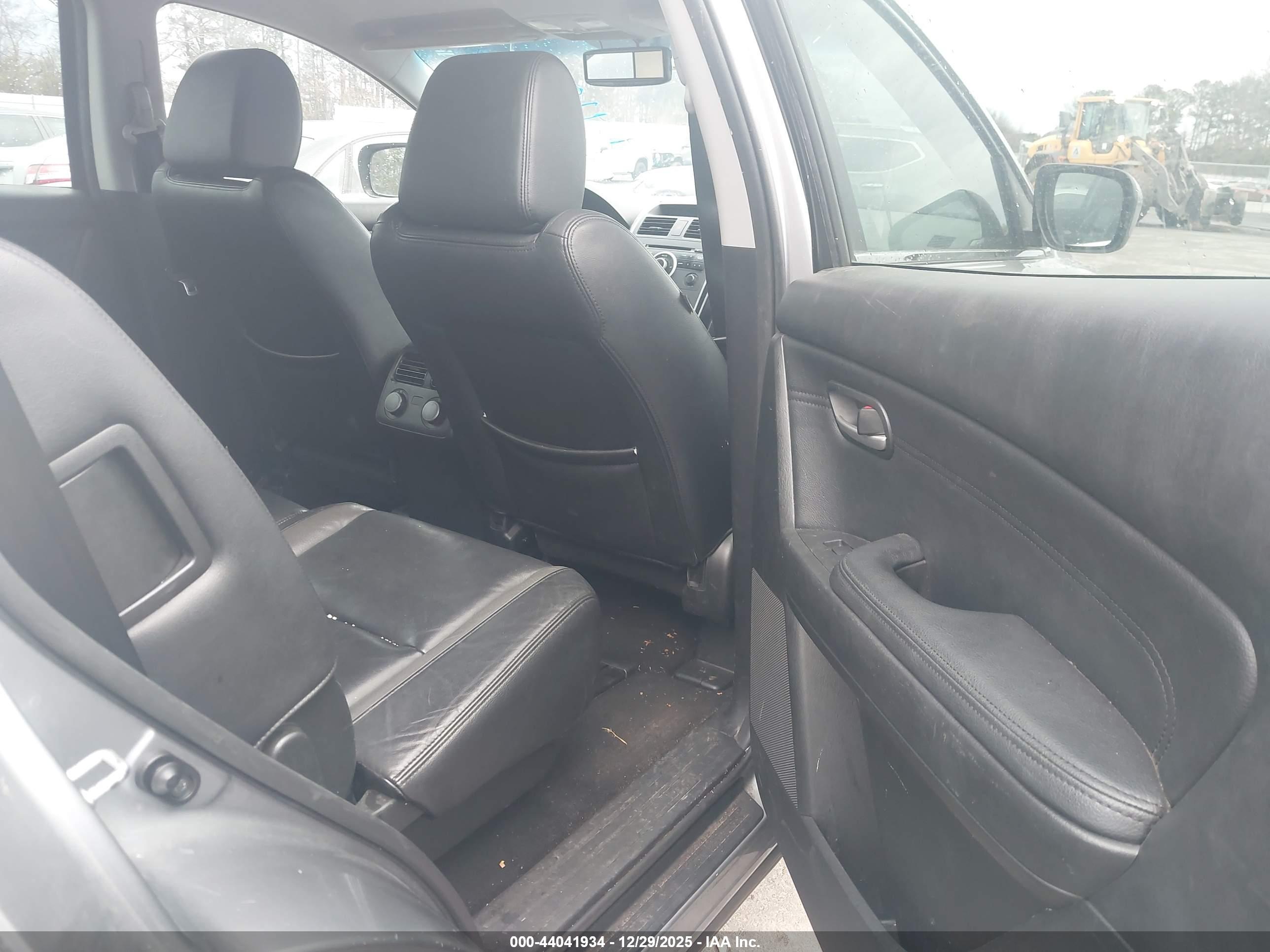MAZDA CX-9 image 8