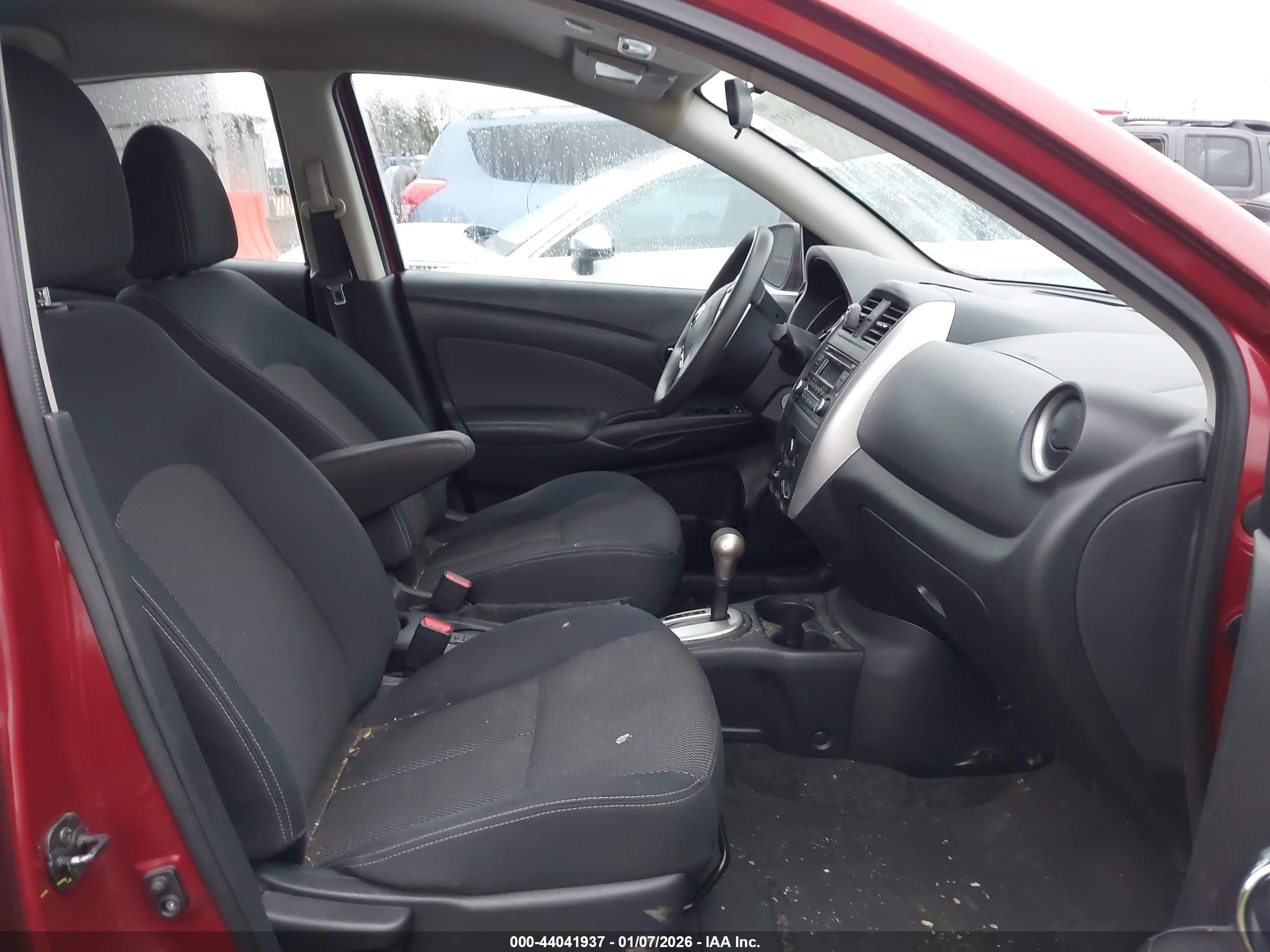 NISSAN VERSA image 5