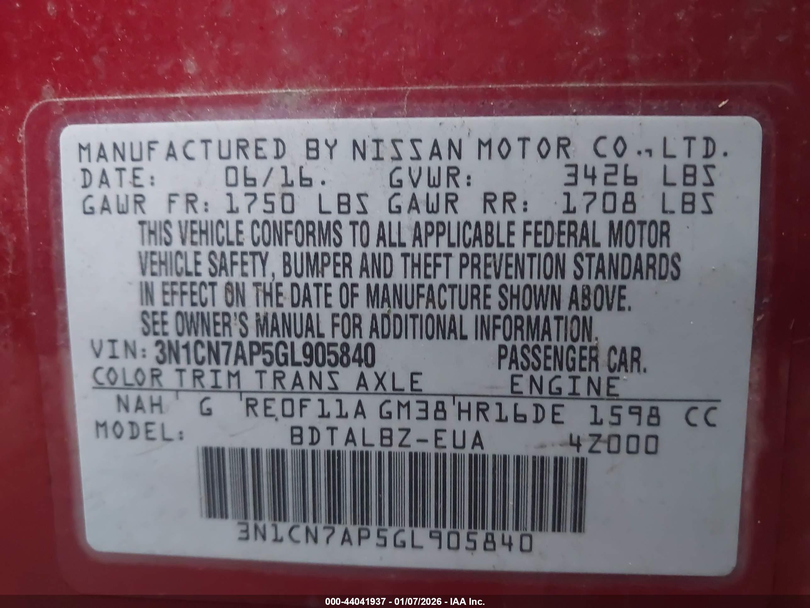 NISSAN VERSA image 9