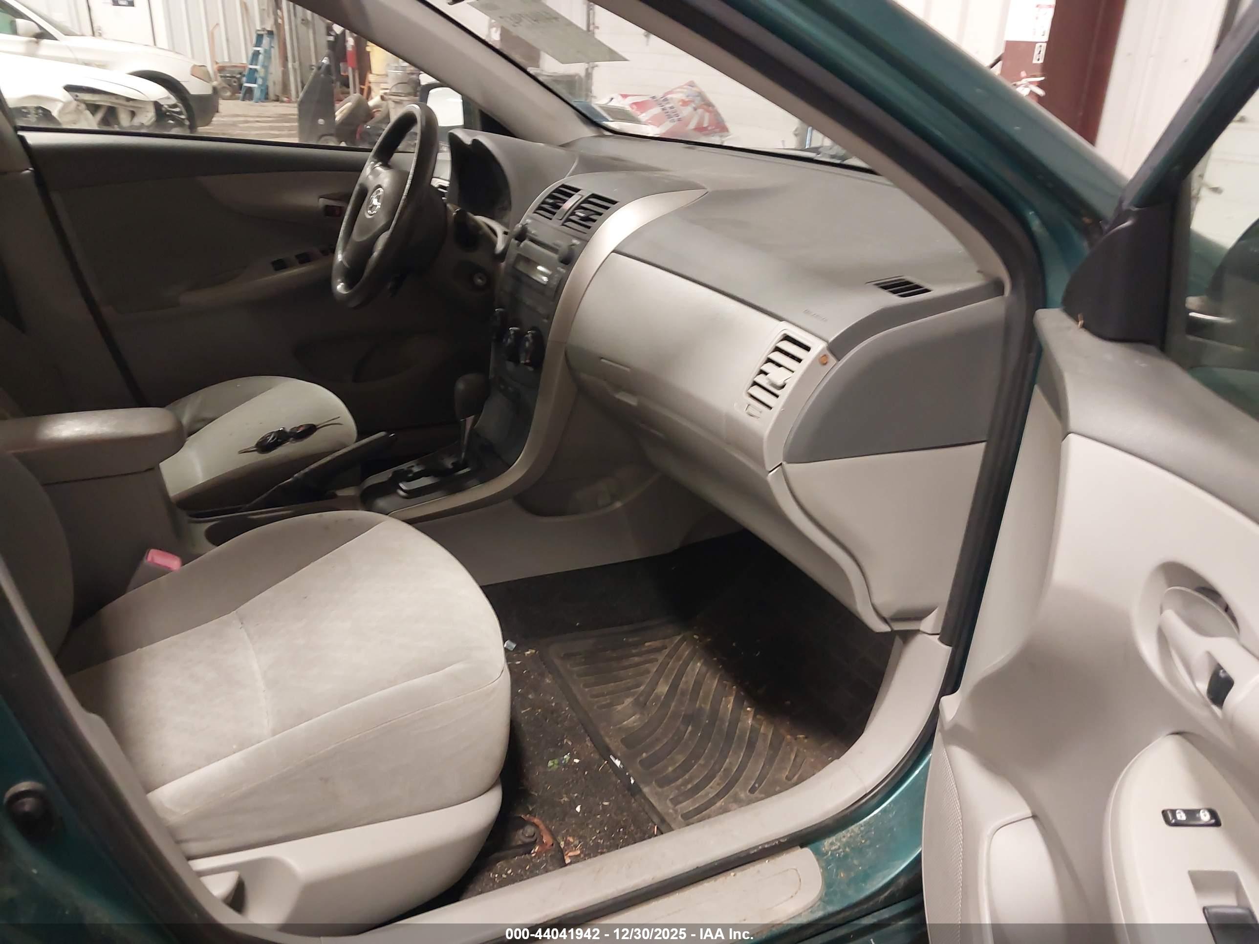TOYOTA COROLLA image 5