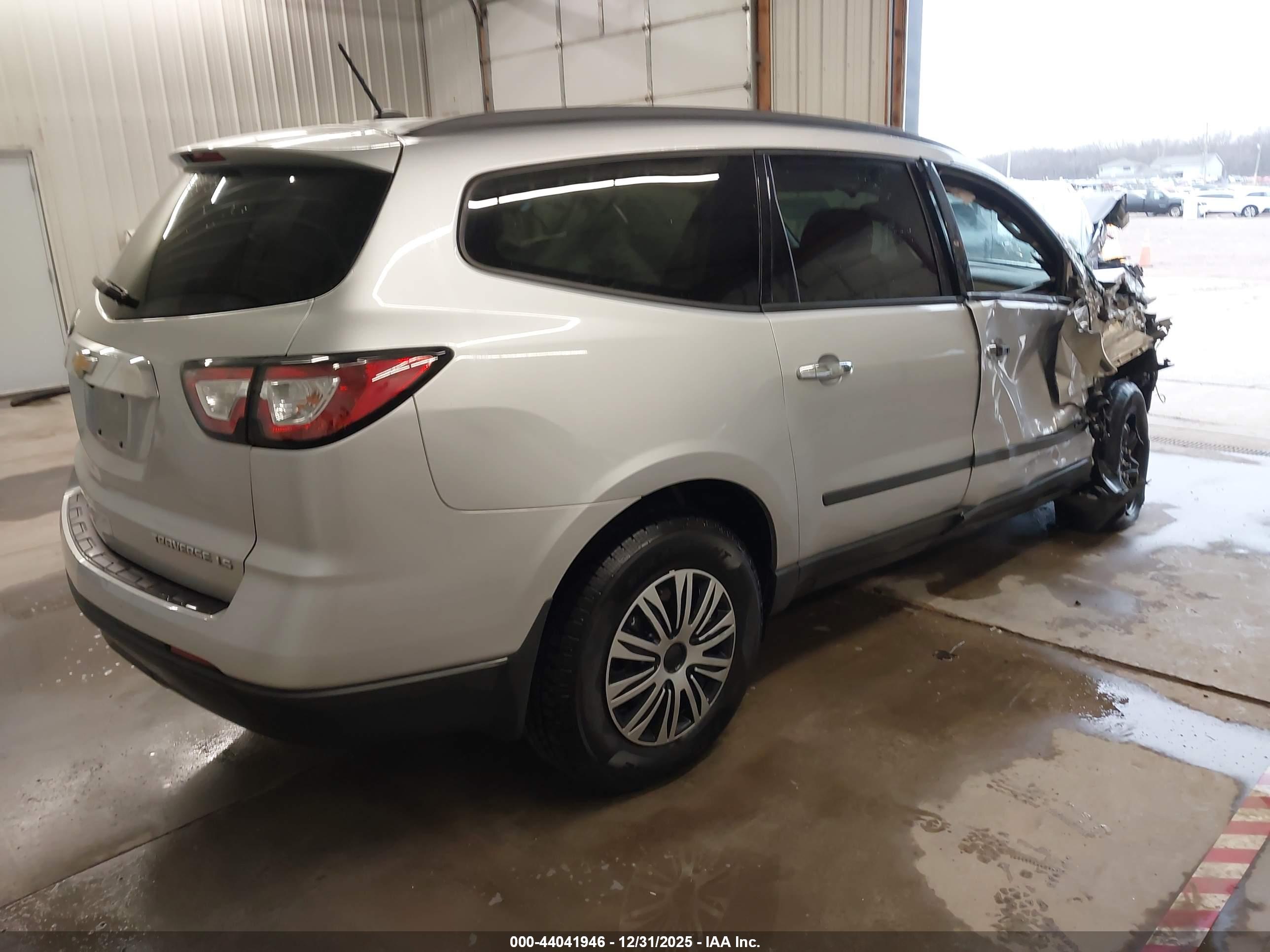 CHEVROLET TRAVERSE image 4