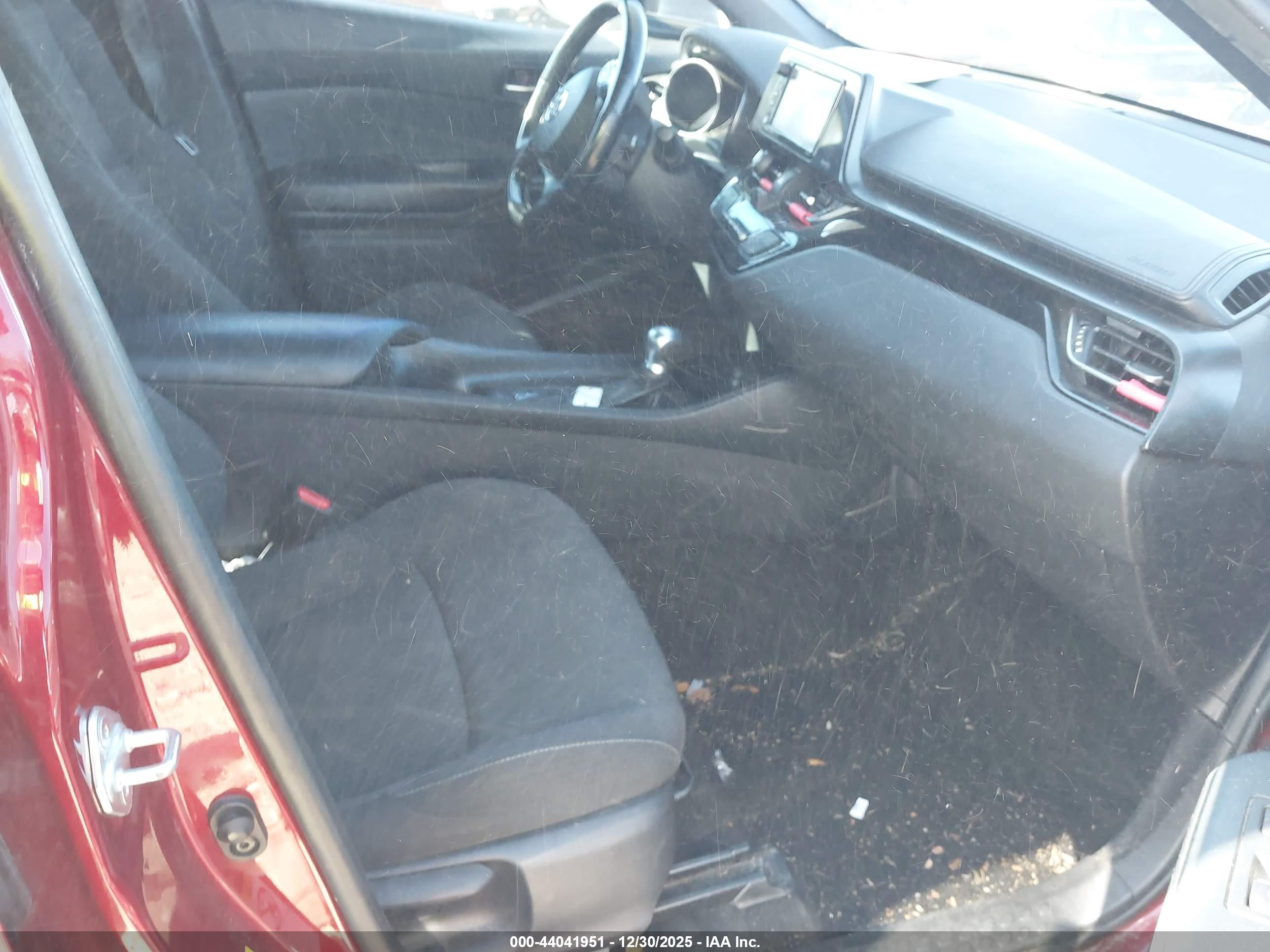 TOYOTA C-HR image 5