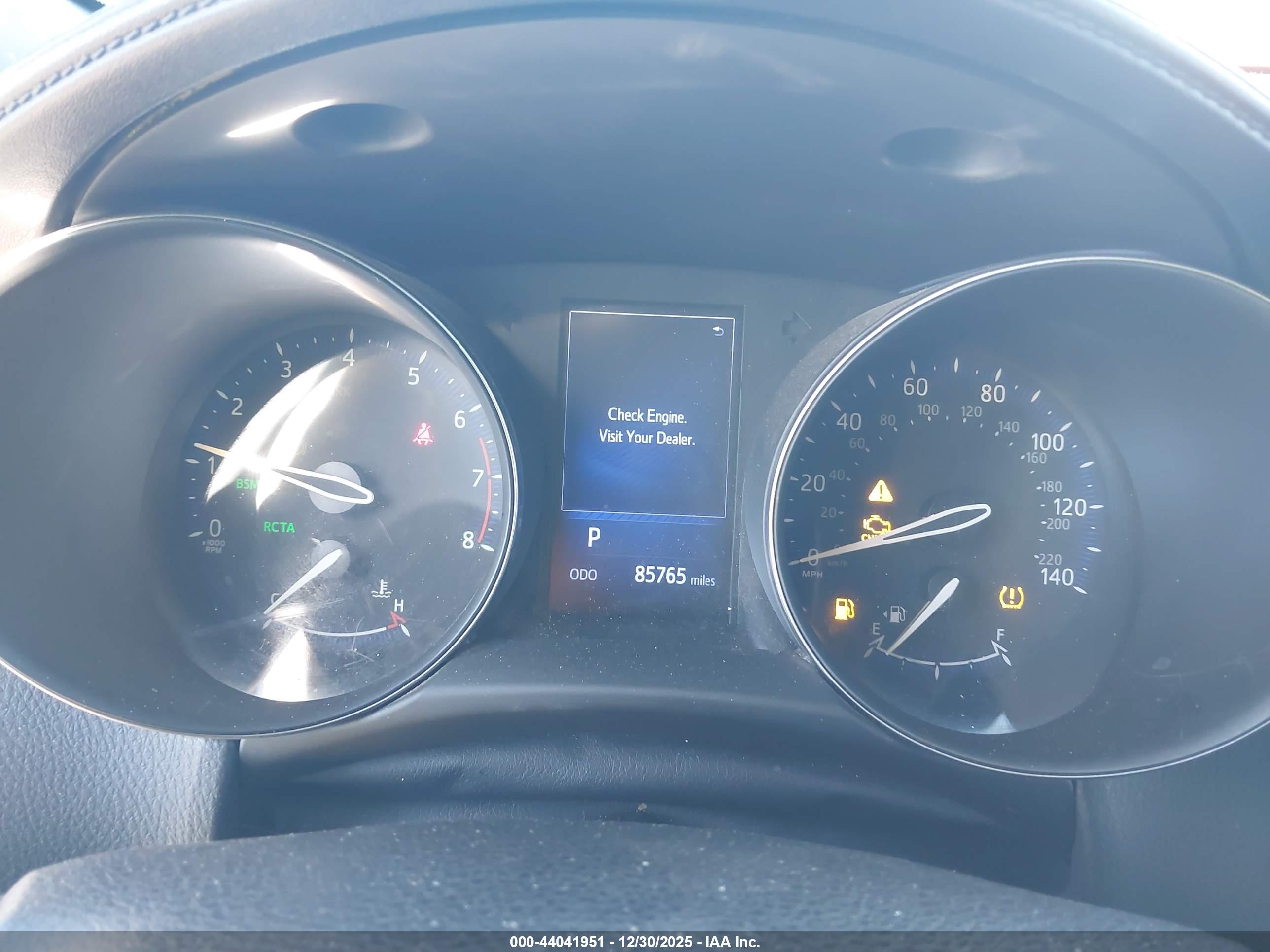 TOYOTA C-HR image 7