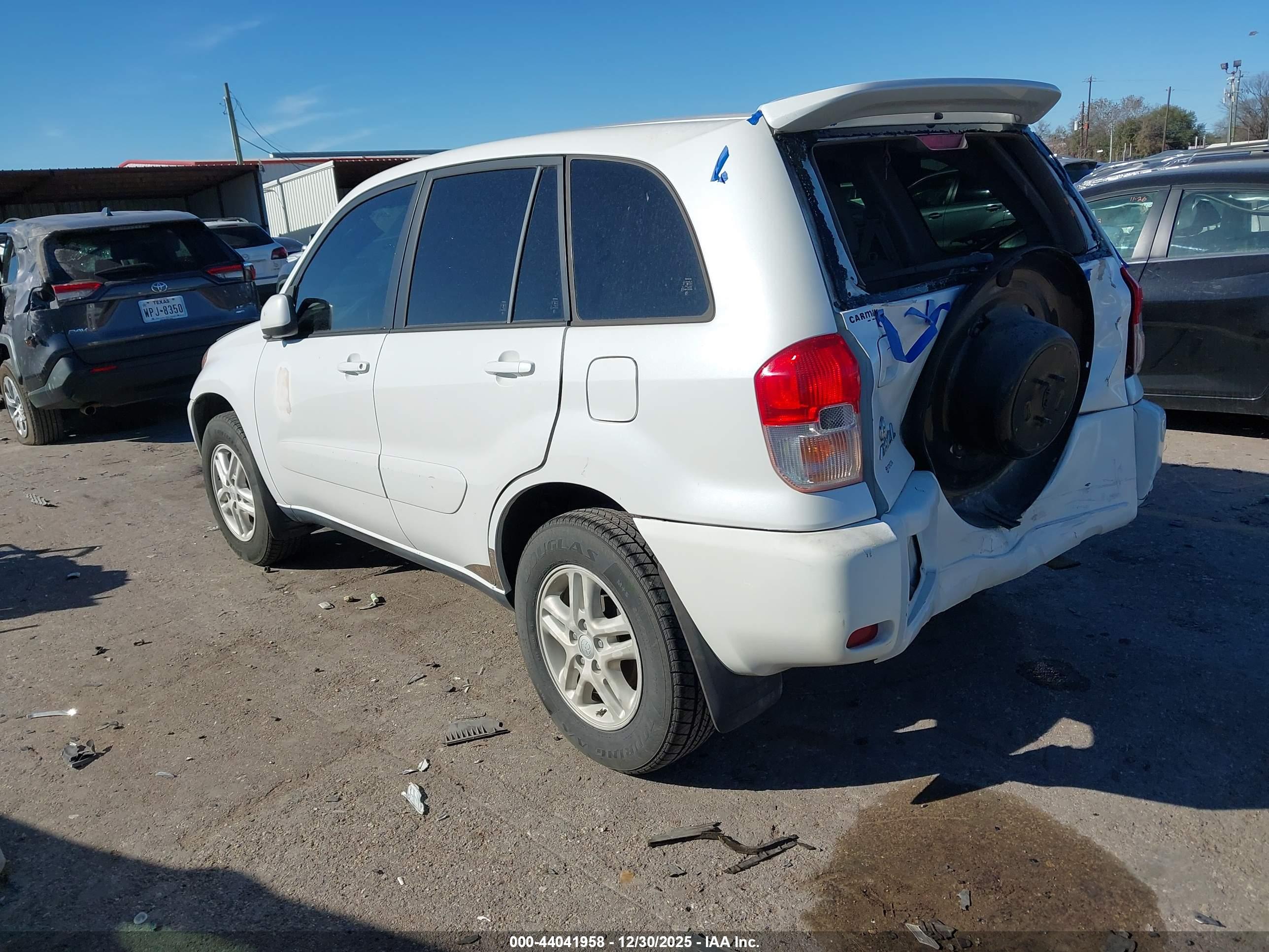 TOYOTA RAV4 image 3