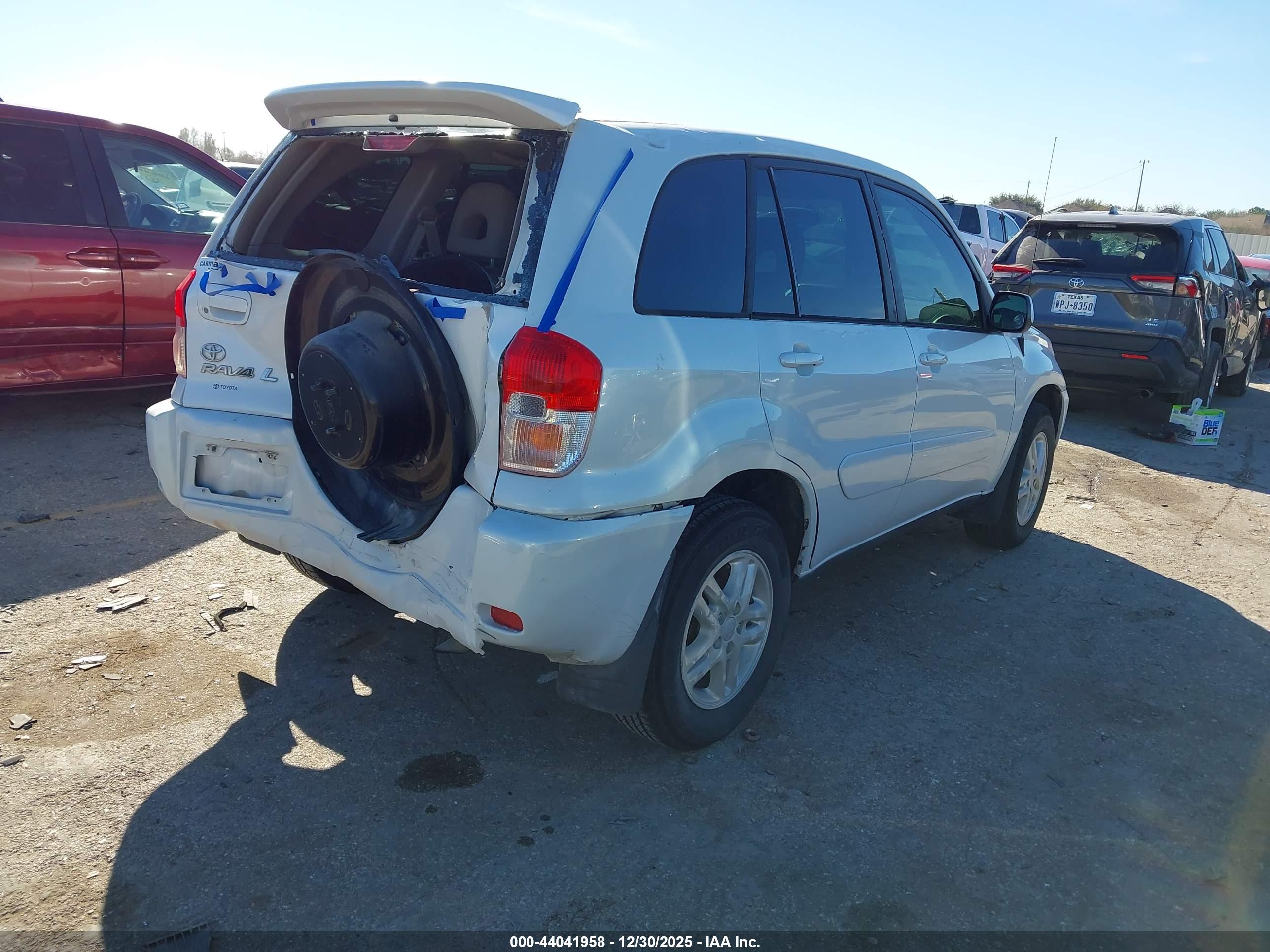 TOYOTA RAV4 image 4