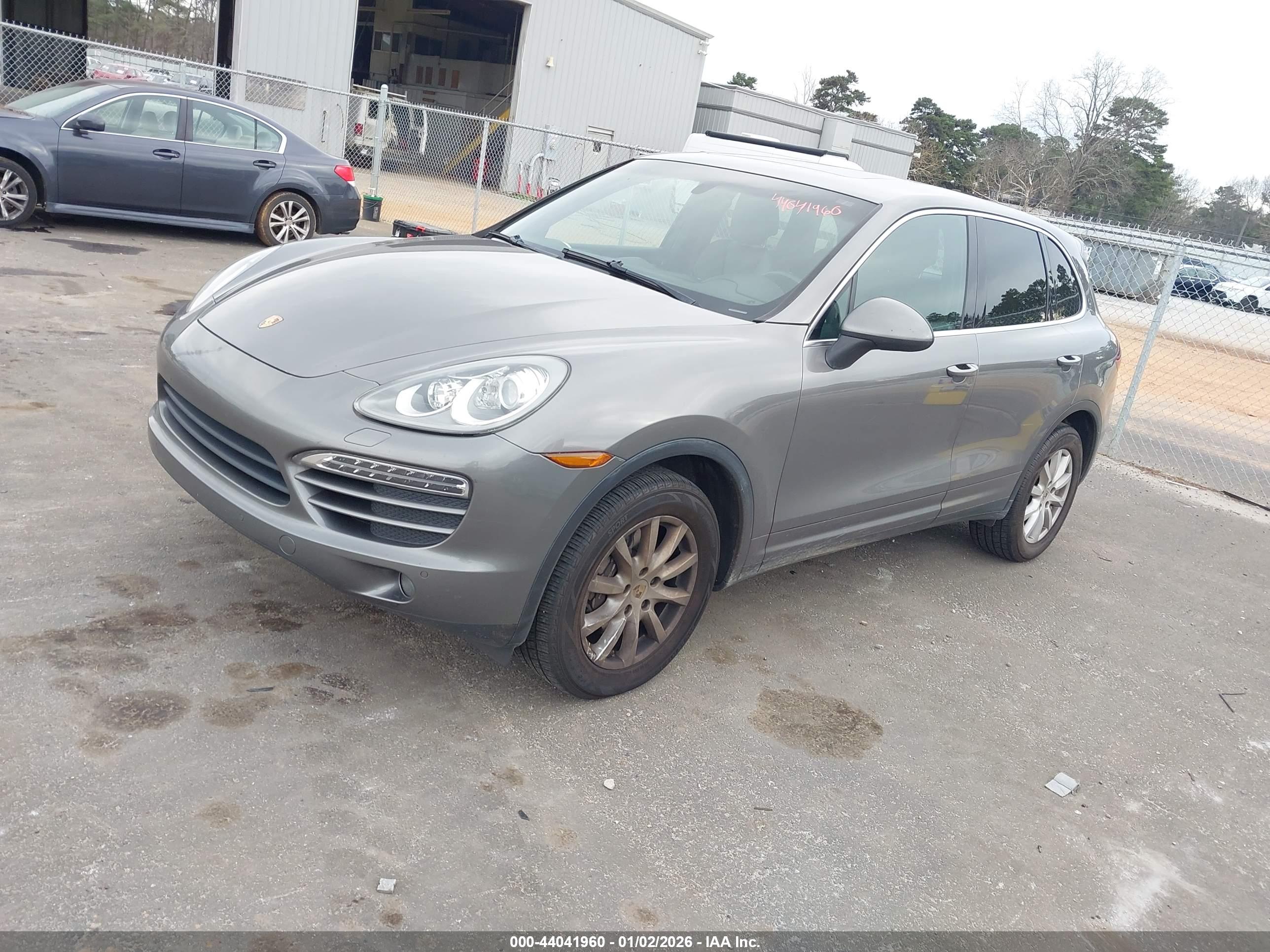 PORSCHE CAYENNE image 2