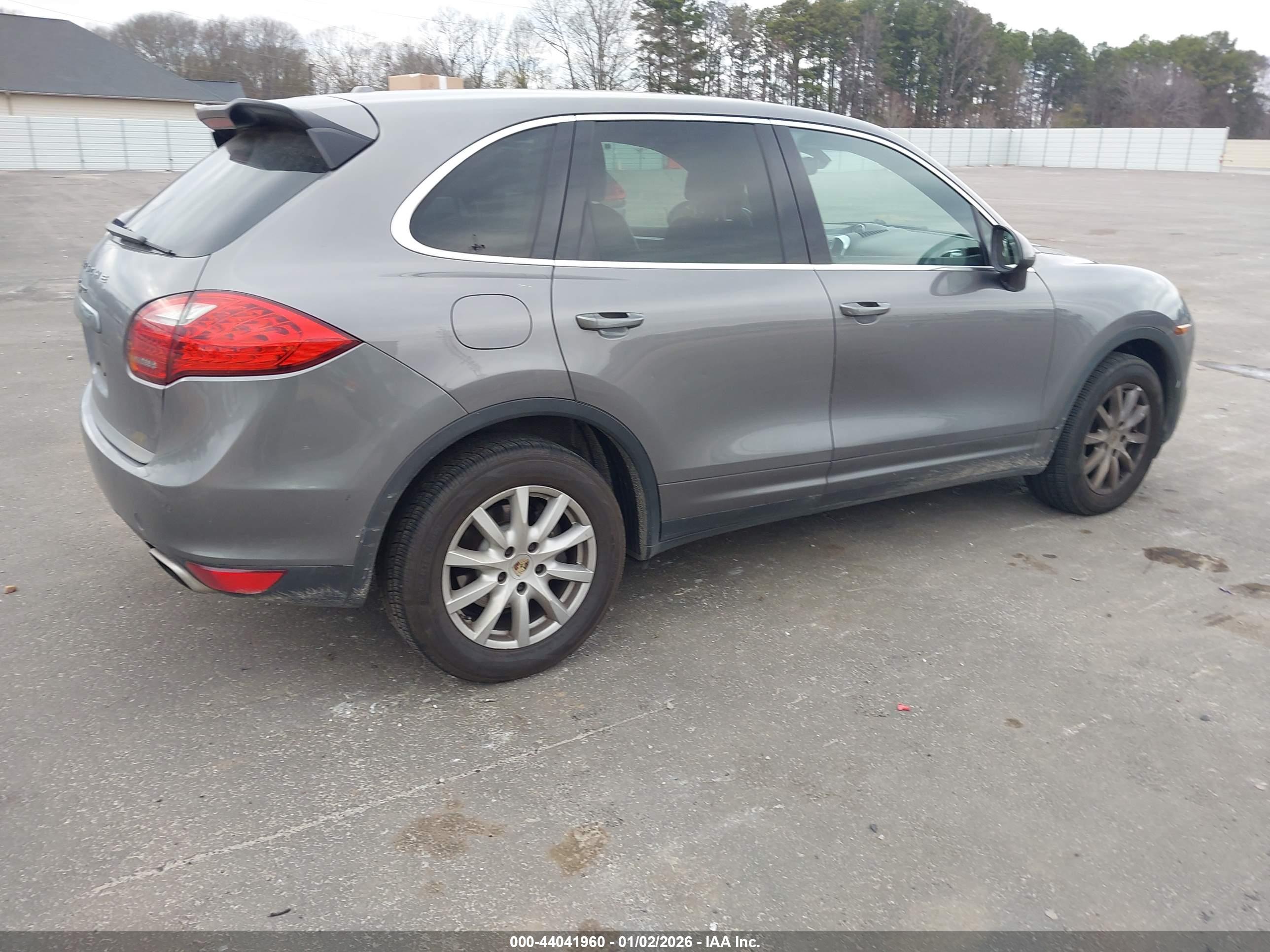 PORSCHE CAYENNE image 4