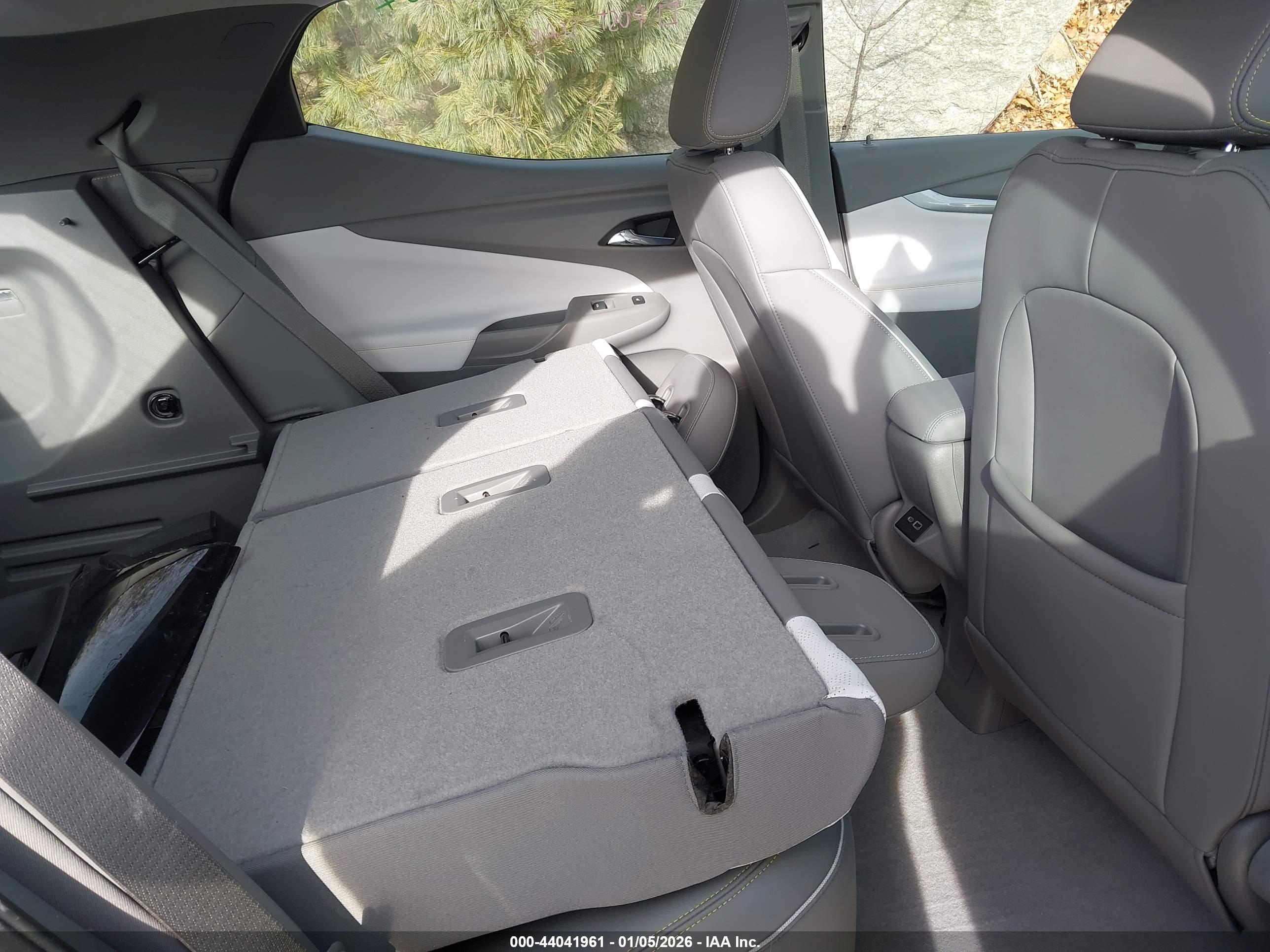 CHEVROLET BOLT image 8