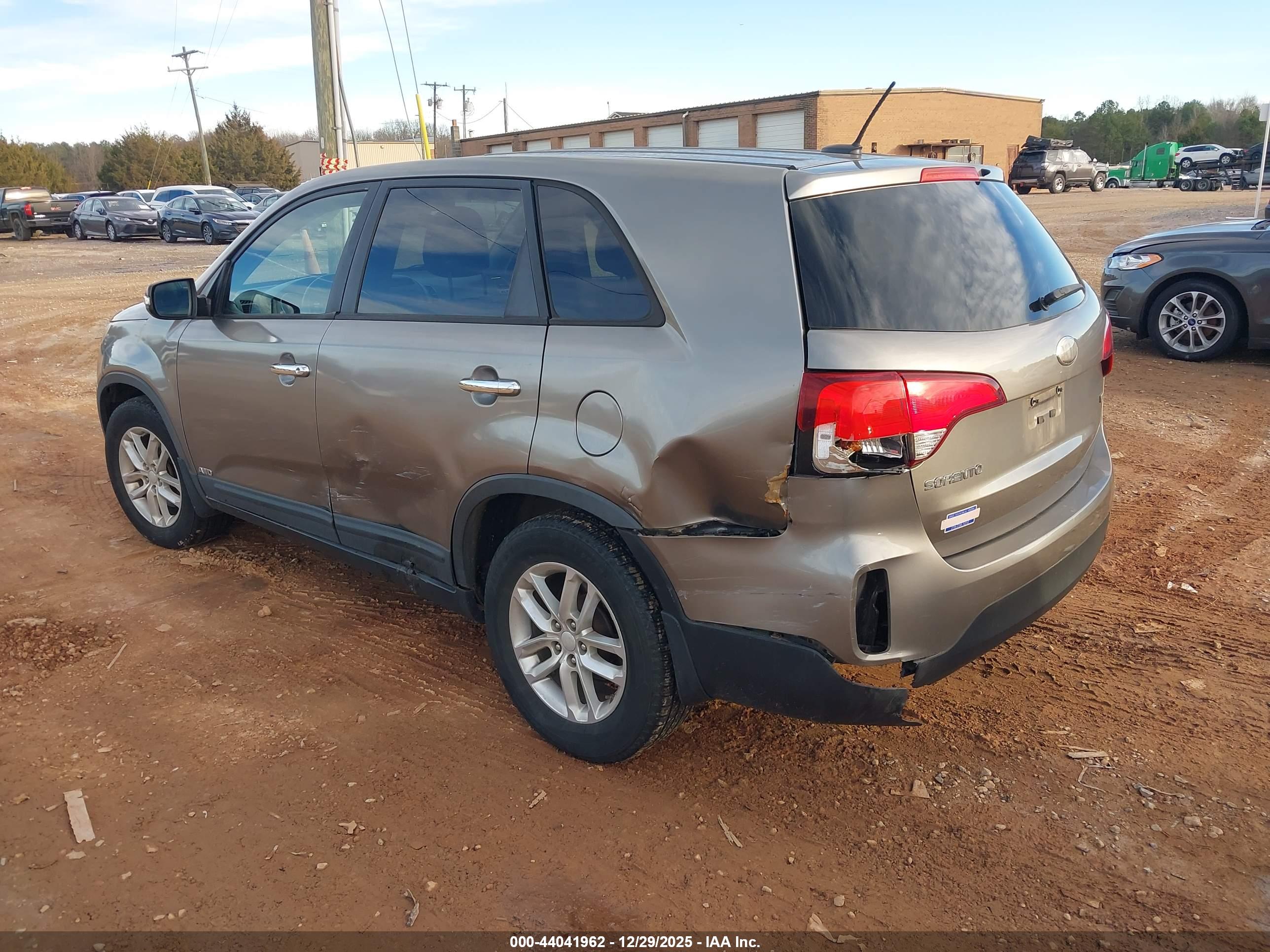 KIA SORENTO image 3