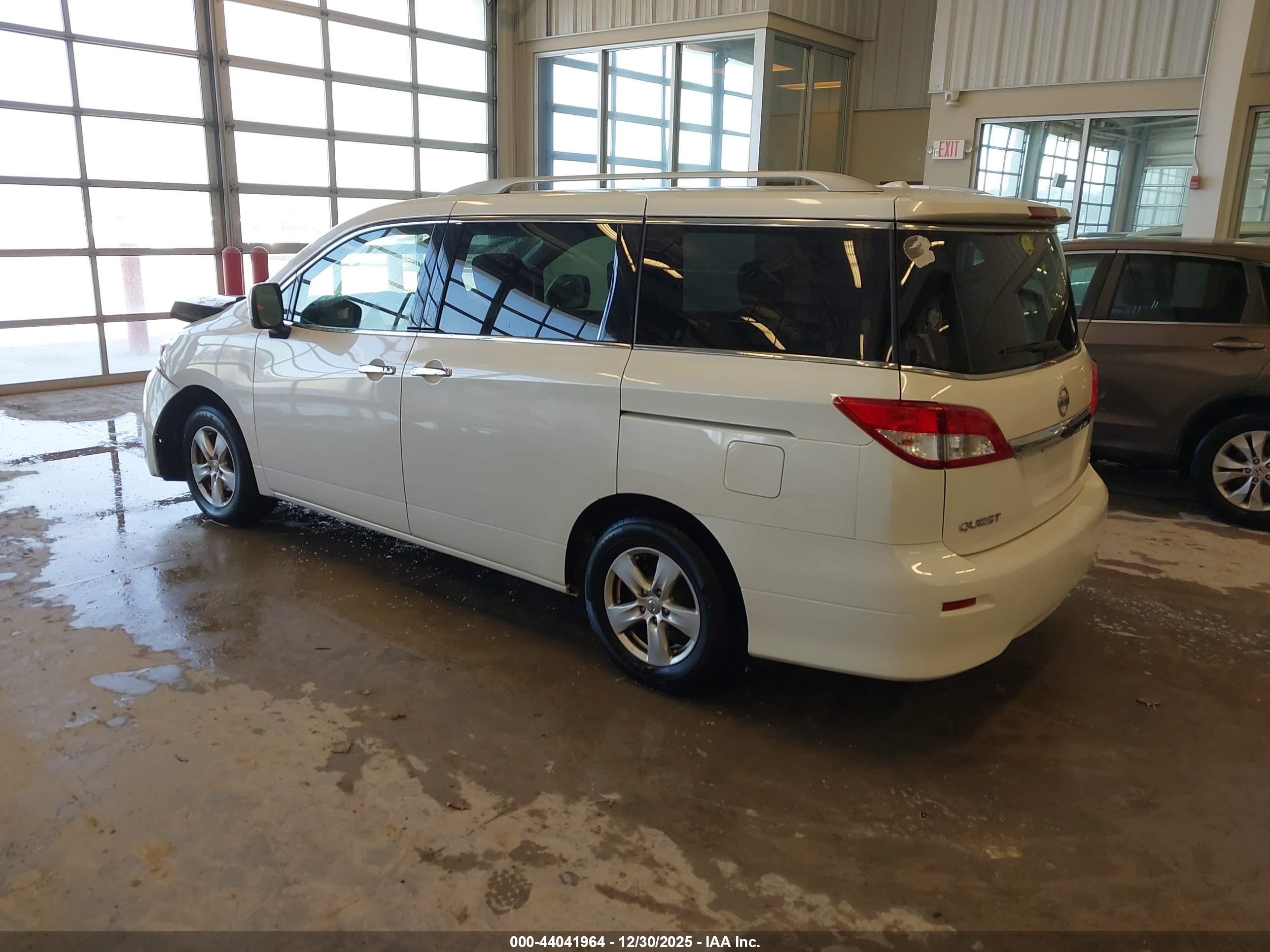 NISSAN QUEST image 3