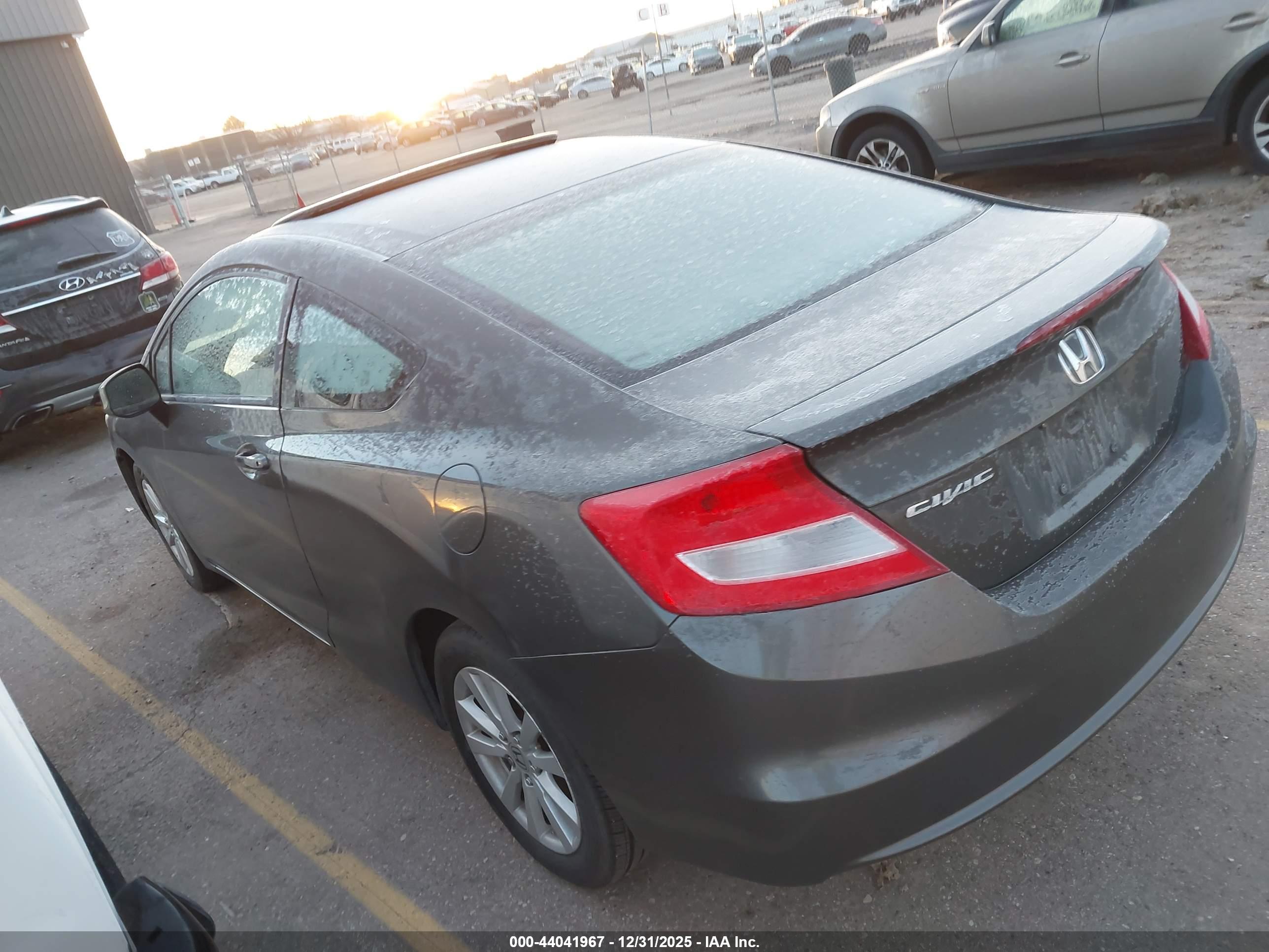 HONDA CIVIC image 3