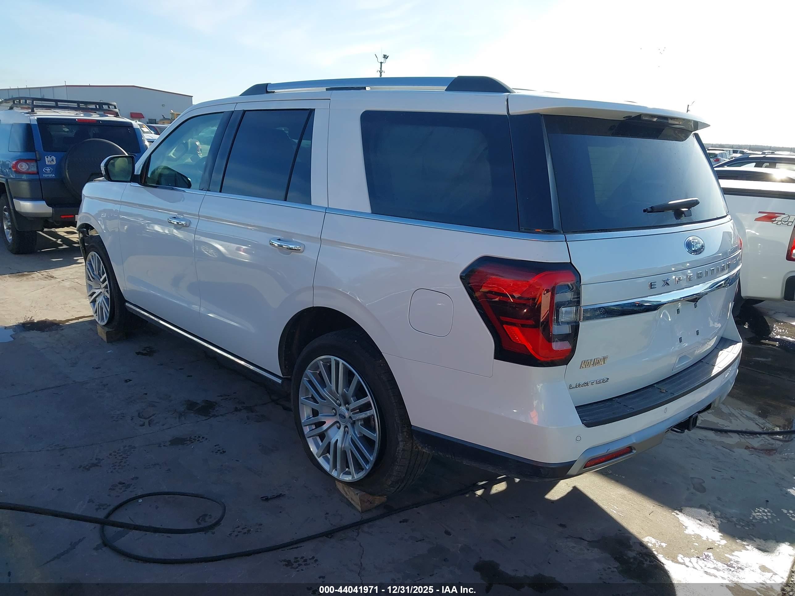 FORD EXPEDITION image 3