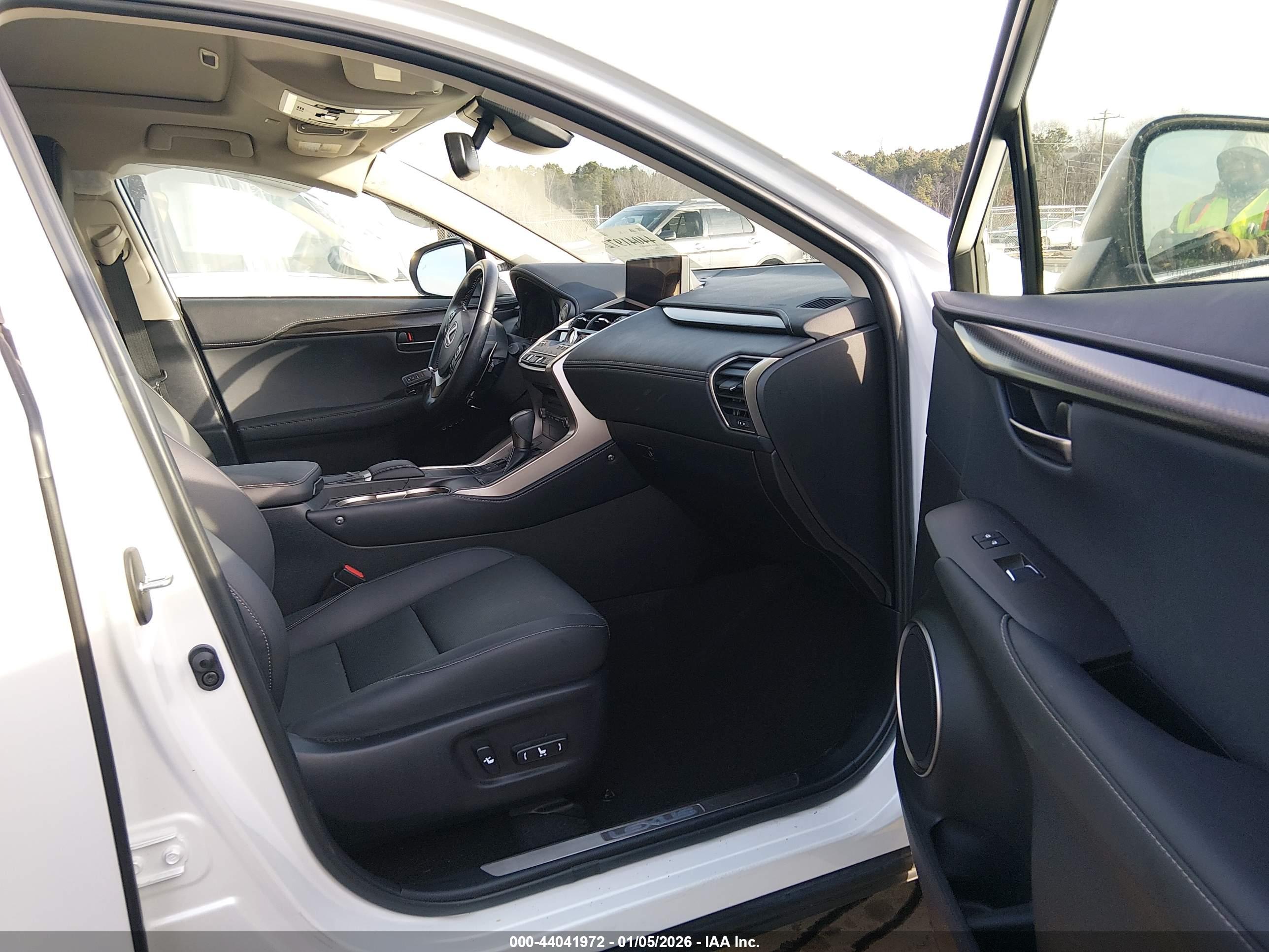 LEXUS NX image 5