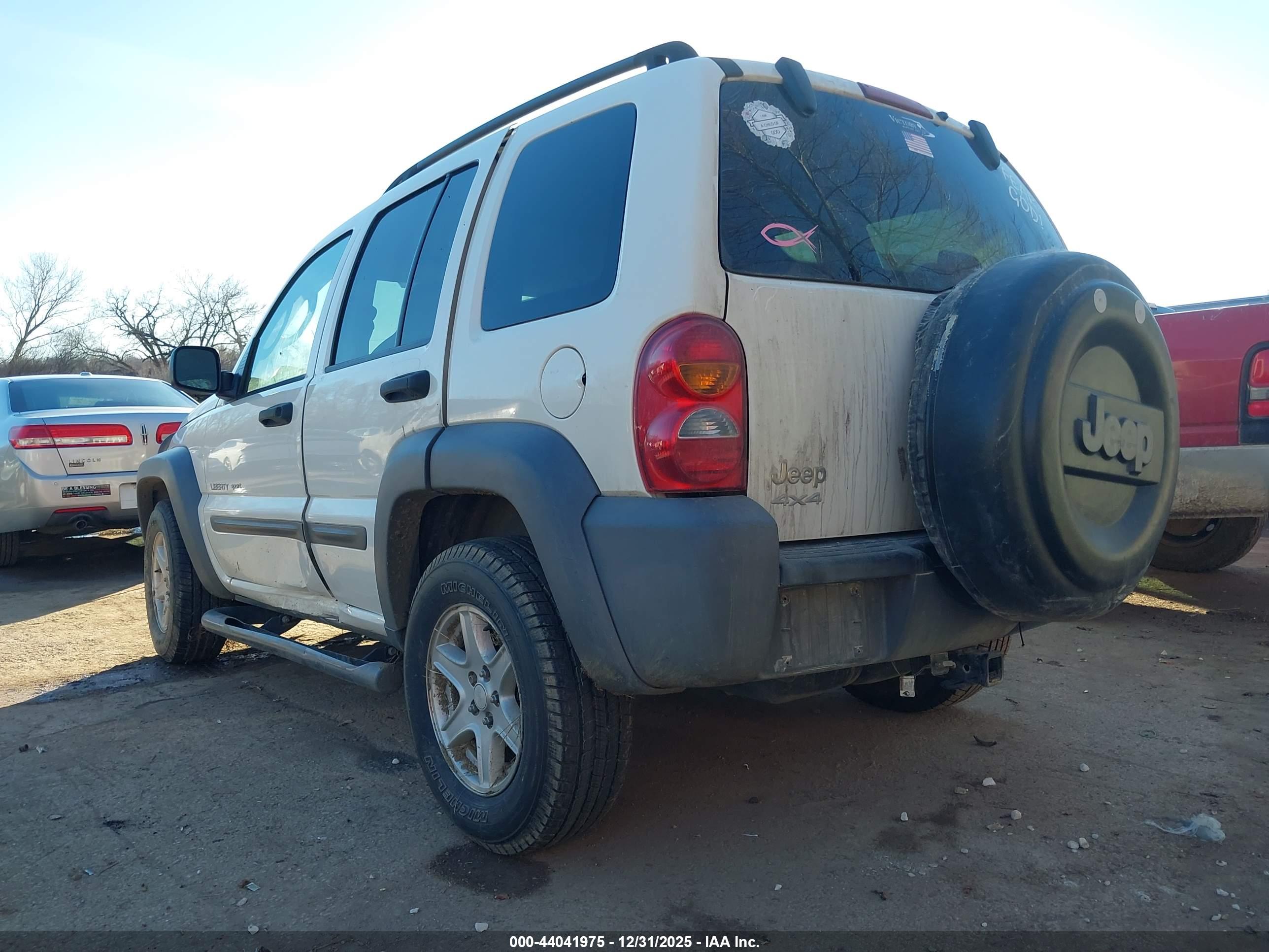 JEEP LIBERTY image 3