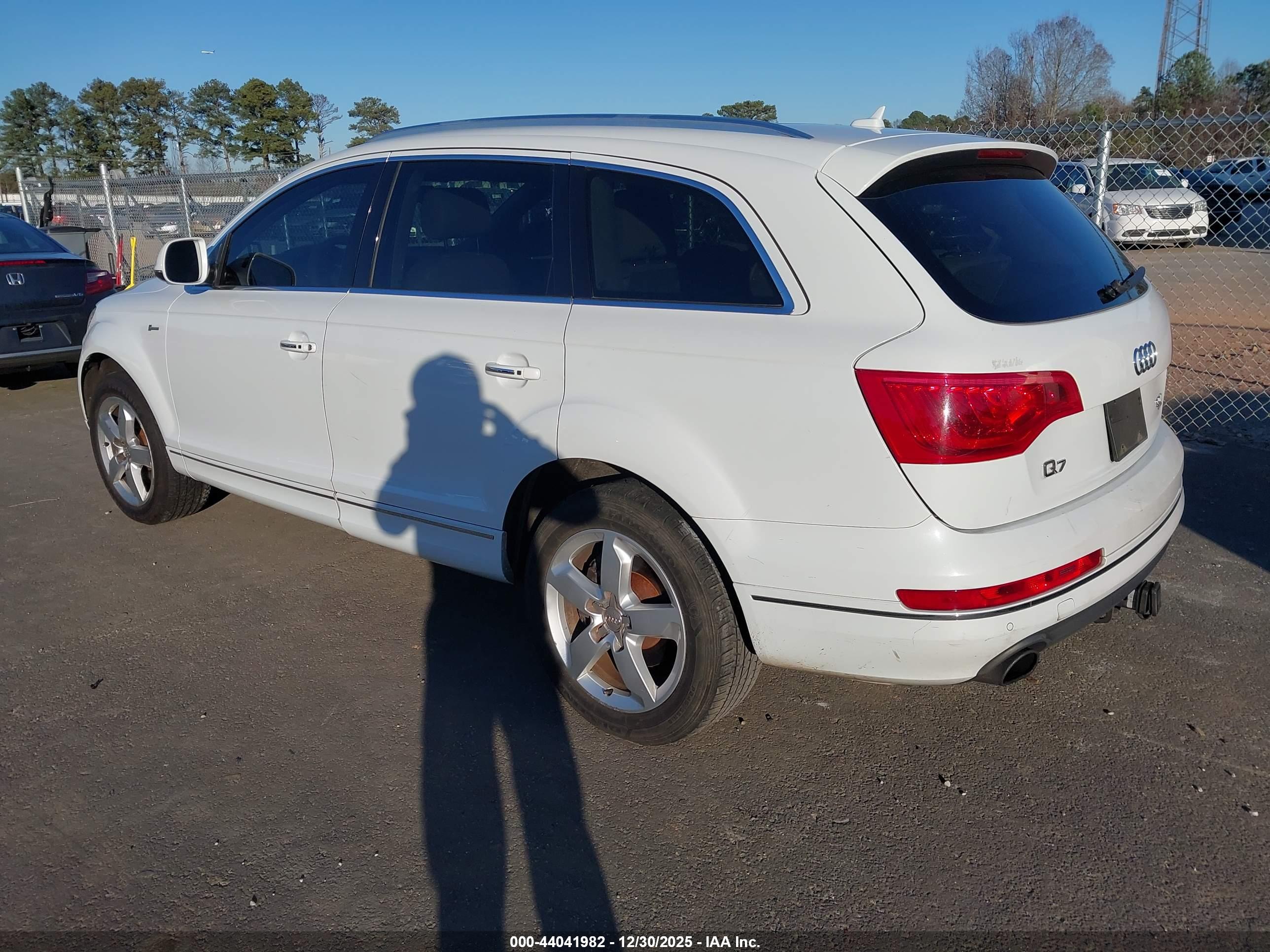 AUDI Q7 image 3
